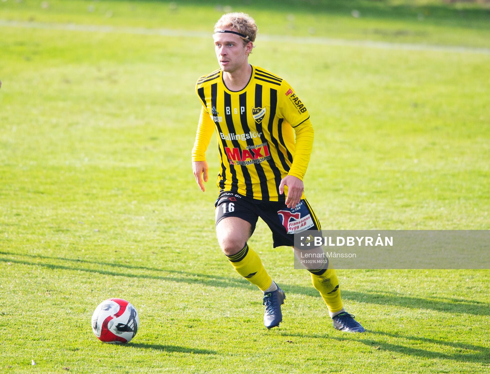 IFK Hässleholms Victor Holmberg i matchen i division 2