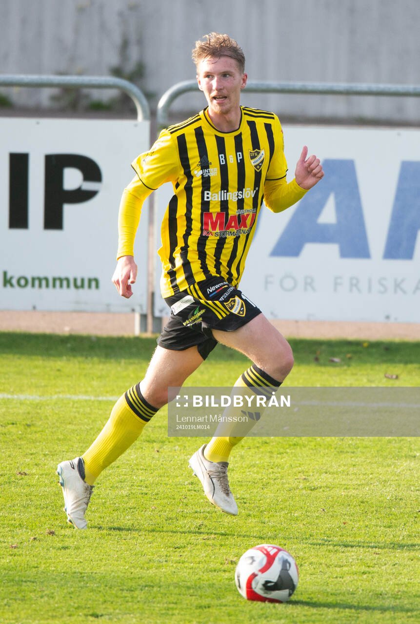 IFK Hässleholms Hugo Arvidsson i matchen i division 2