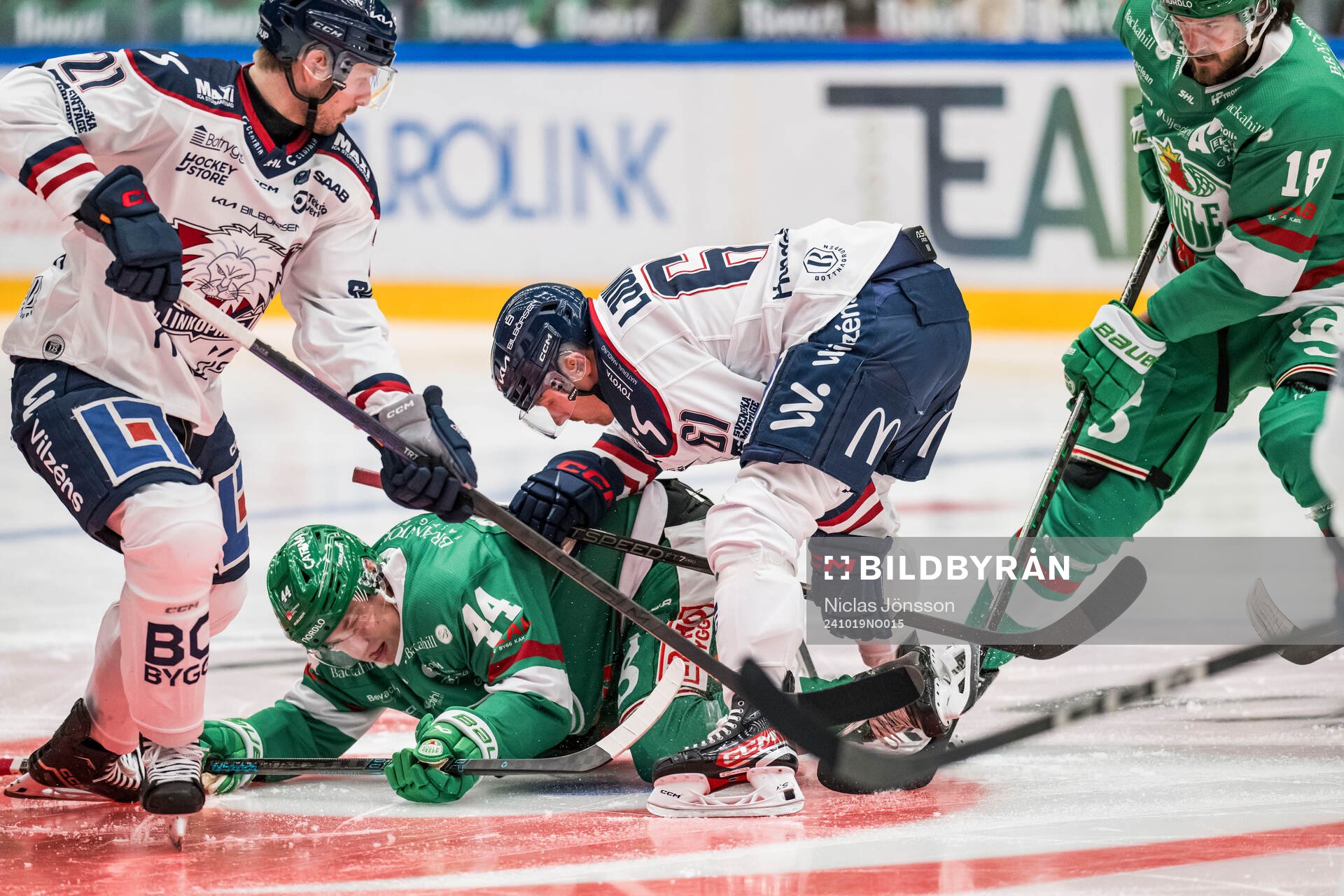 Rögles Jacob Peterson och Linköpings Markus Ljungh