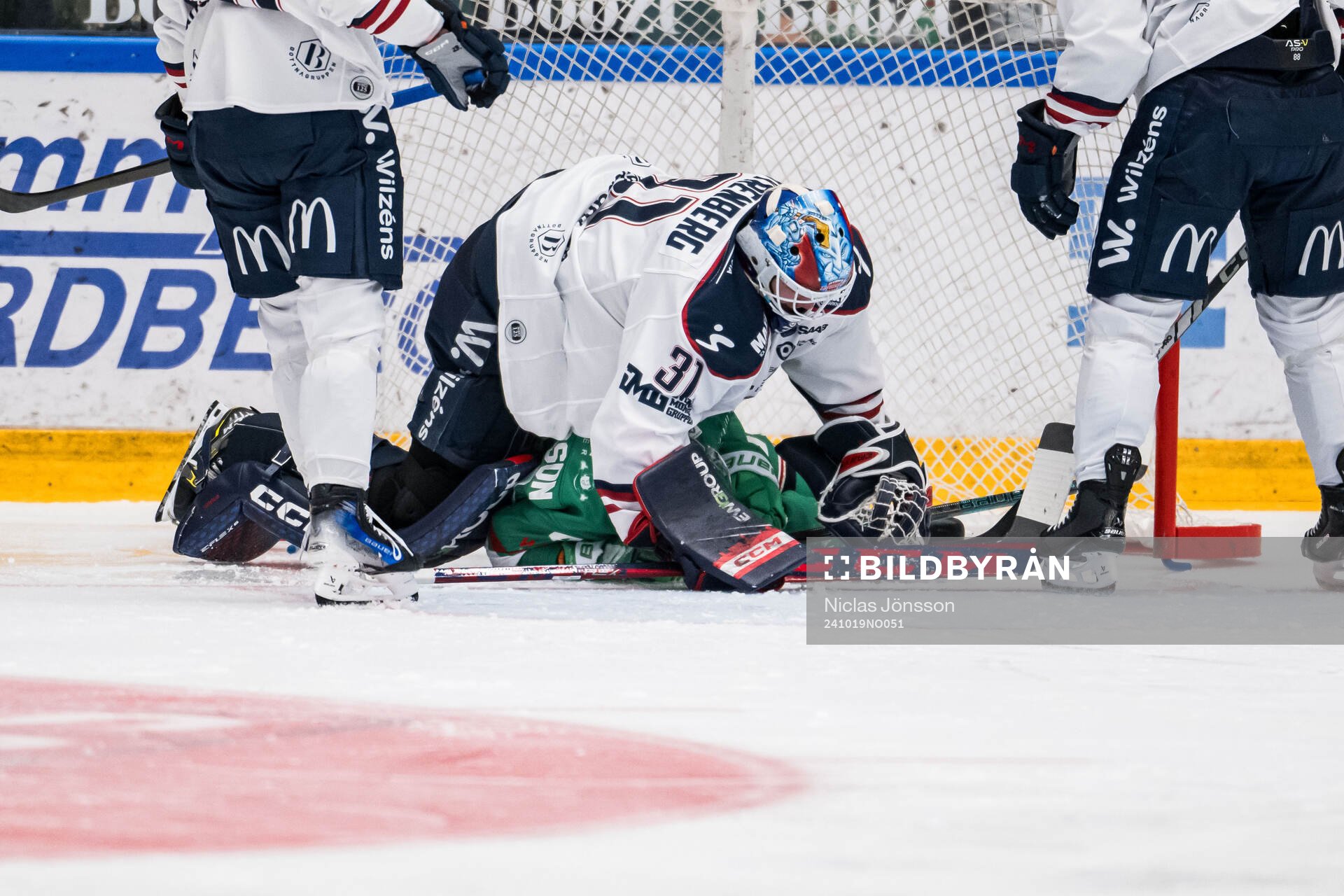 Linköpings målvakt Jesper Myrenberg och Rögles Jacob