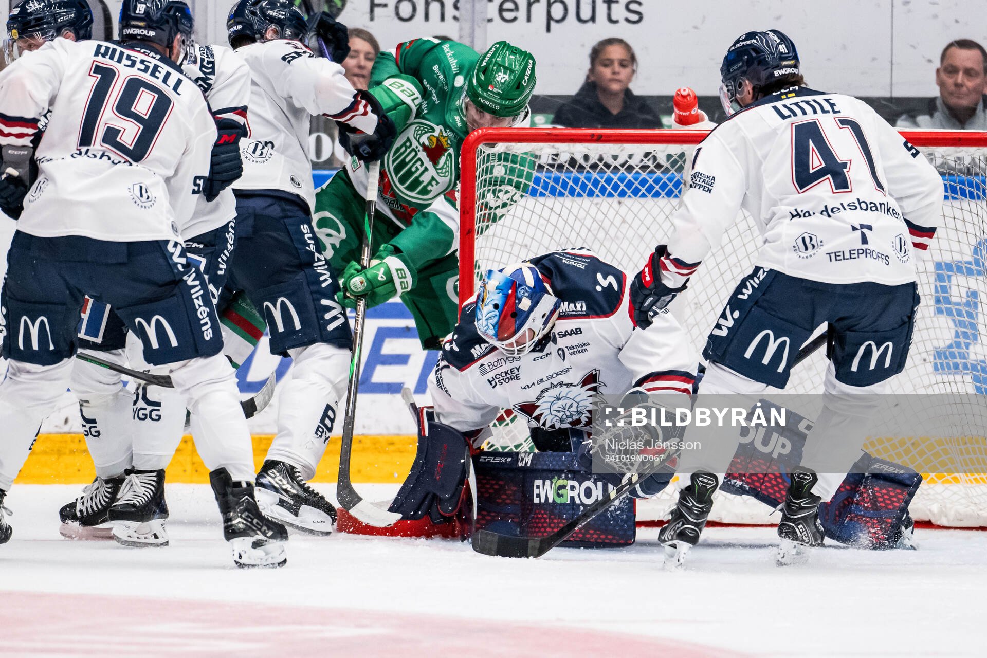 Rögles Albin Sundsvik och Linköpings målvakt Jesper