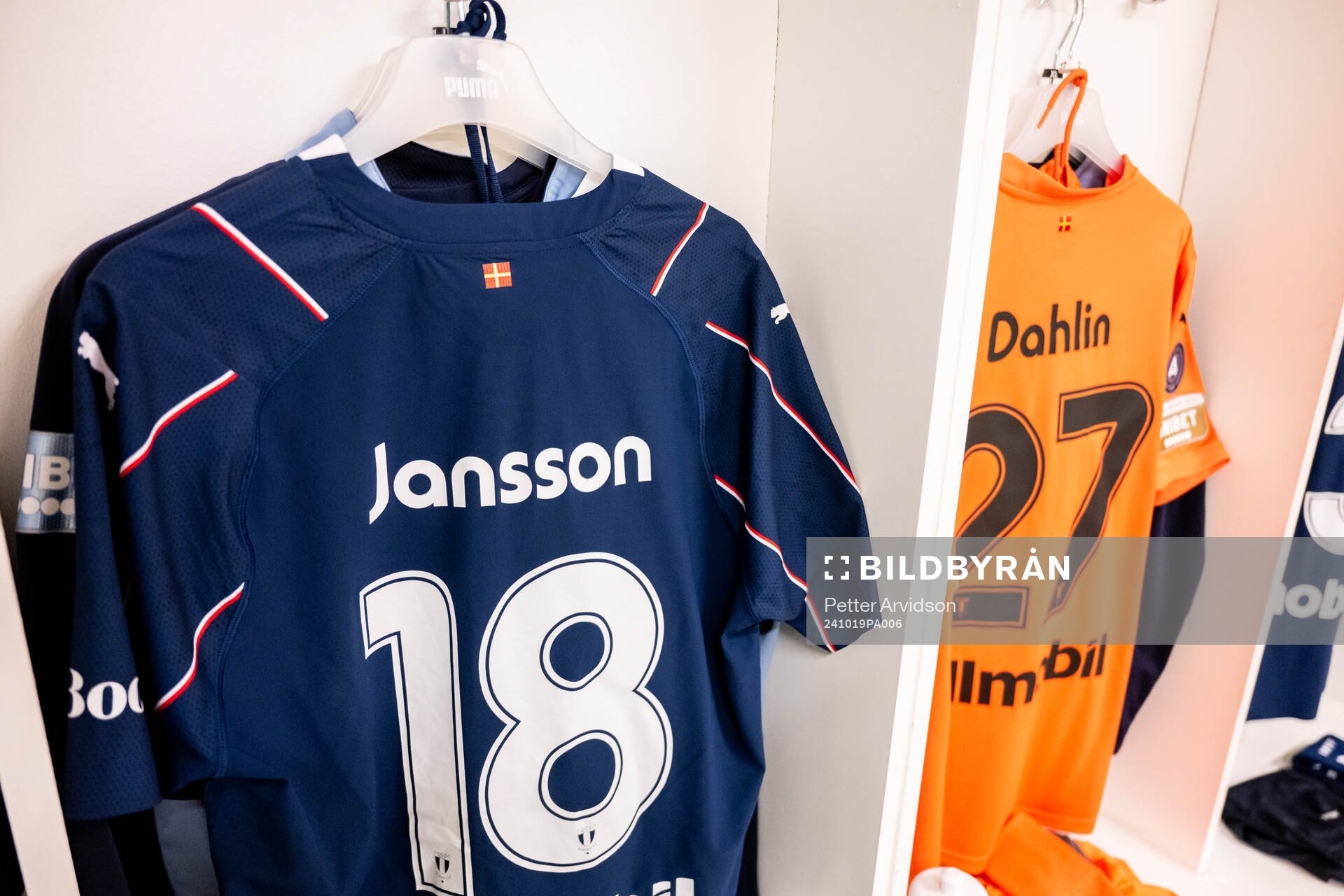 Matchtröja tillhörande Malmö FFs Pontus Jansson hänger
