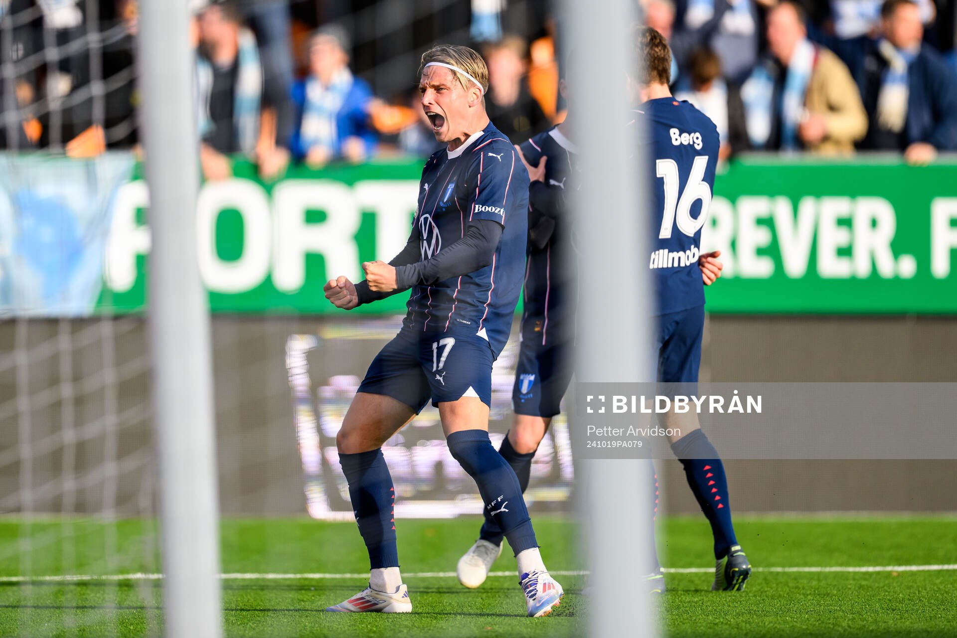 Malmö FFs Jens Stryger Larsen jublar