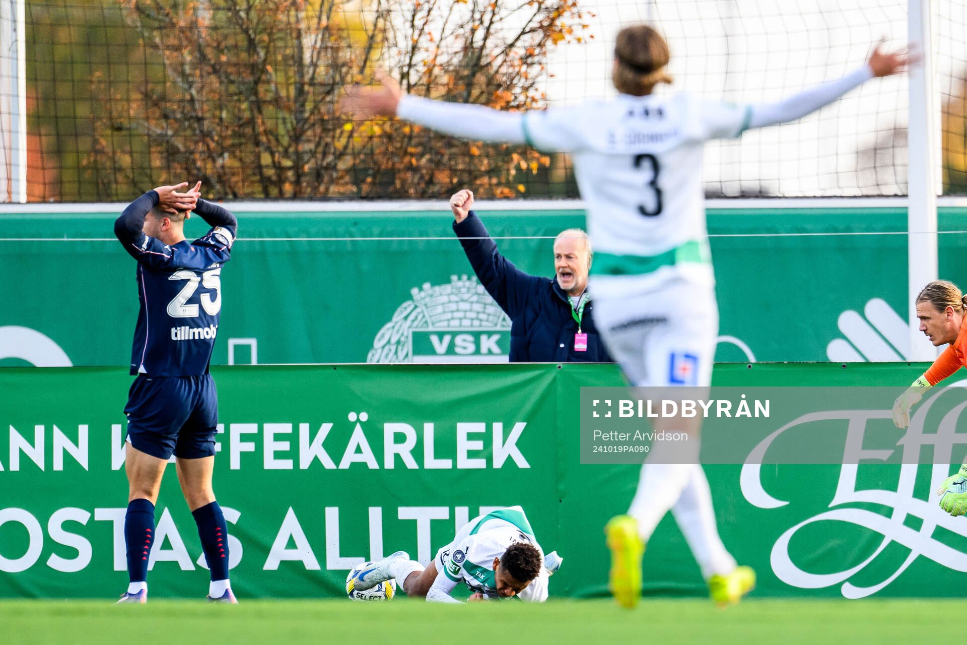 Malmö FFs Gabriel Busanello och Västerås Mattéo Alrich