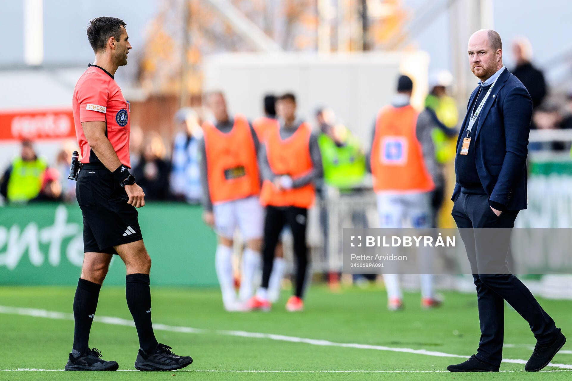 Domare Granit Maqedonci i samtal med matchdelegat