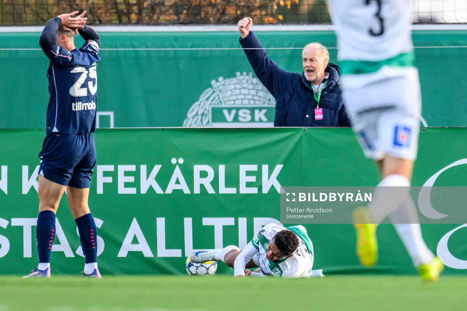 Malmö FFs Gabriel Busanello och Västerås Mattéo Alrich