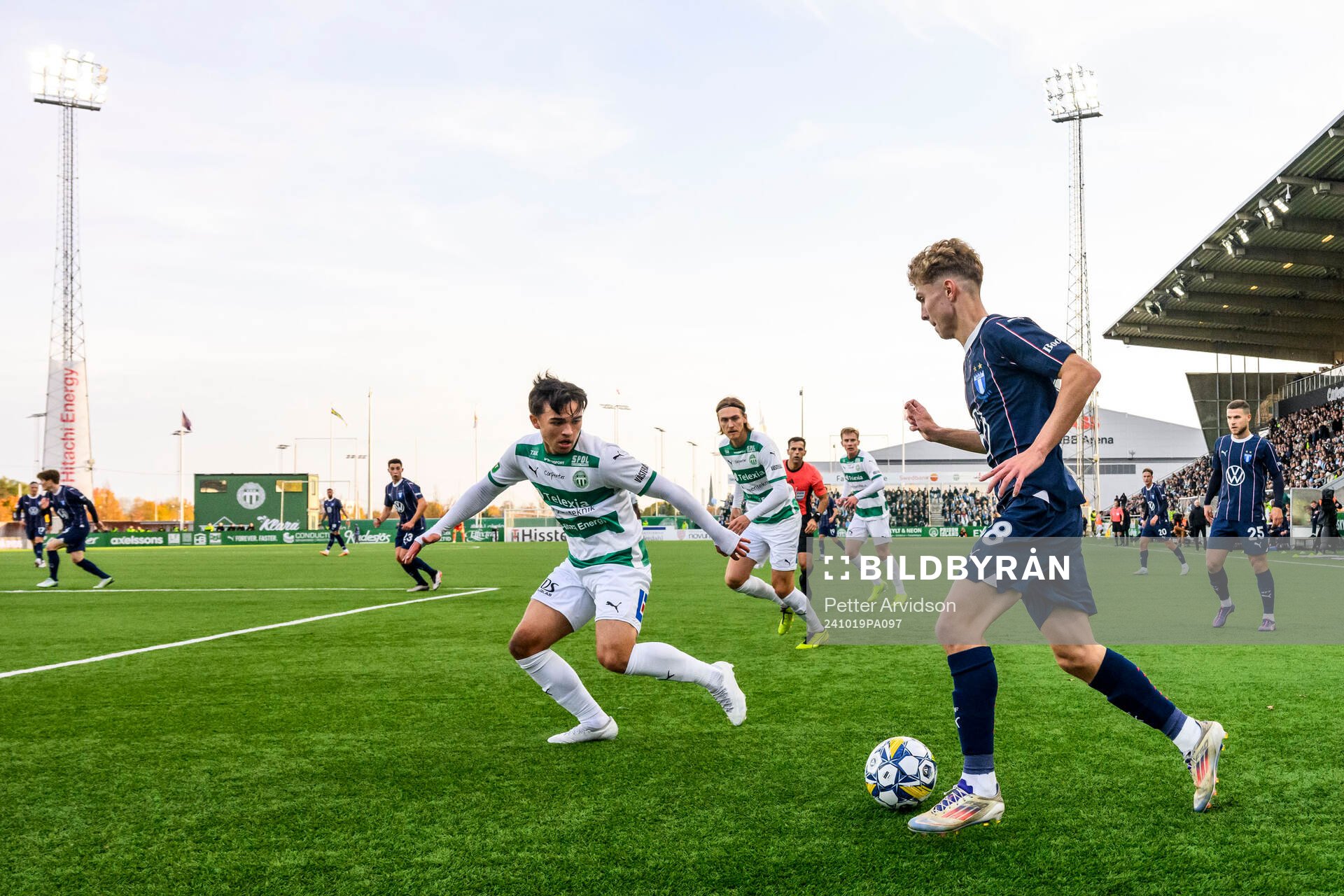 Malmö FFs Hugo Bolin och Västerås Alexander Thongla-Iad