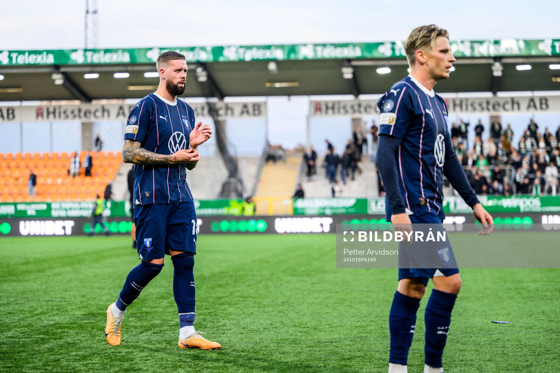 Malmö FFs Pontus Jansson och Jens Stryger Larsen deppar
