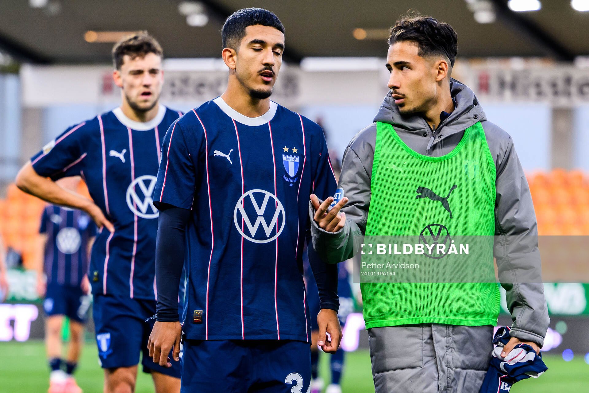 Malmö FFs Zakaria Loukili och Adrian Skogmar deppar