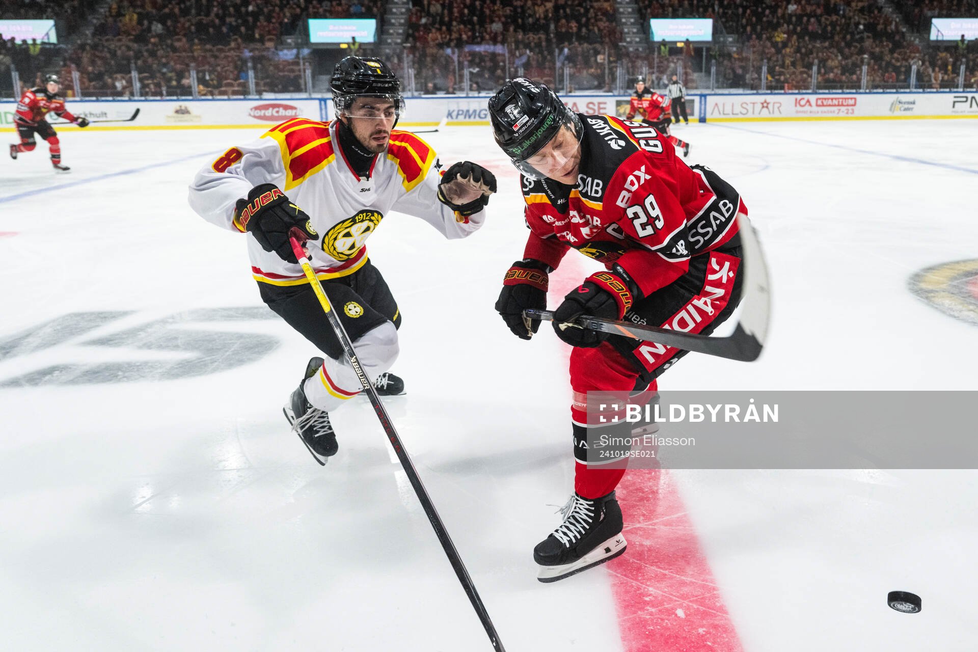 Brynäs Bobby Trivigno och Luleås Erik Gustafsson