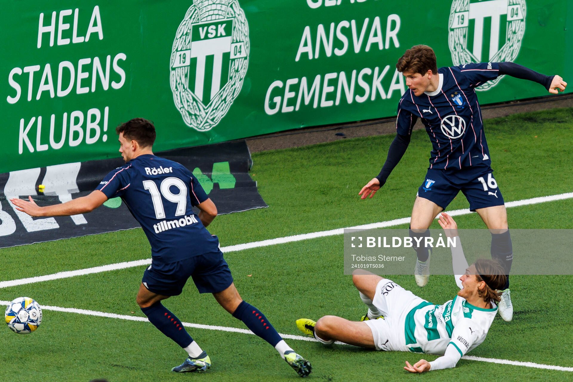Västerås Gustav Granath och Malmö FFs Oliver Berg