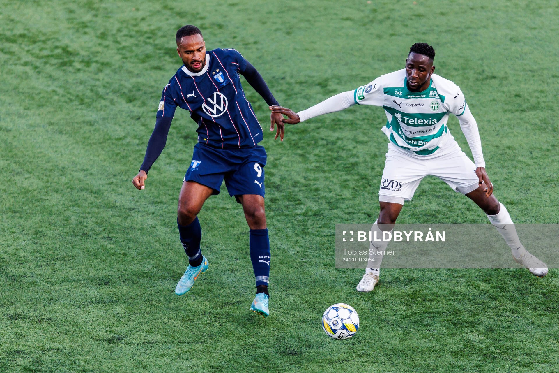 Malmö FFs Isaac Kiese Thelin och Västerås Pedro Nezio De