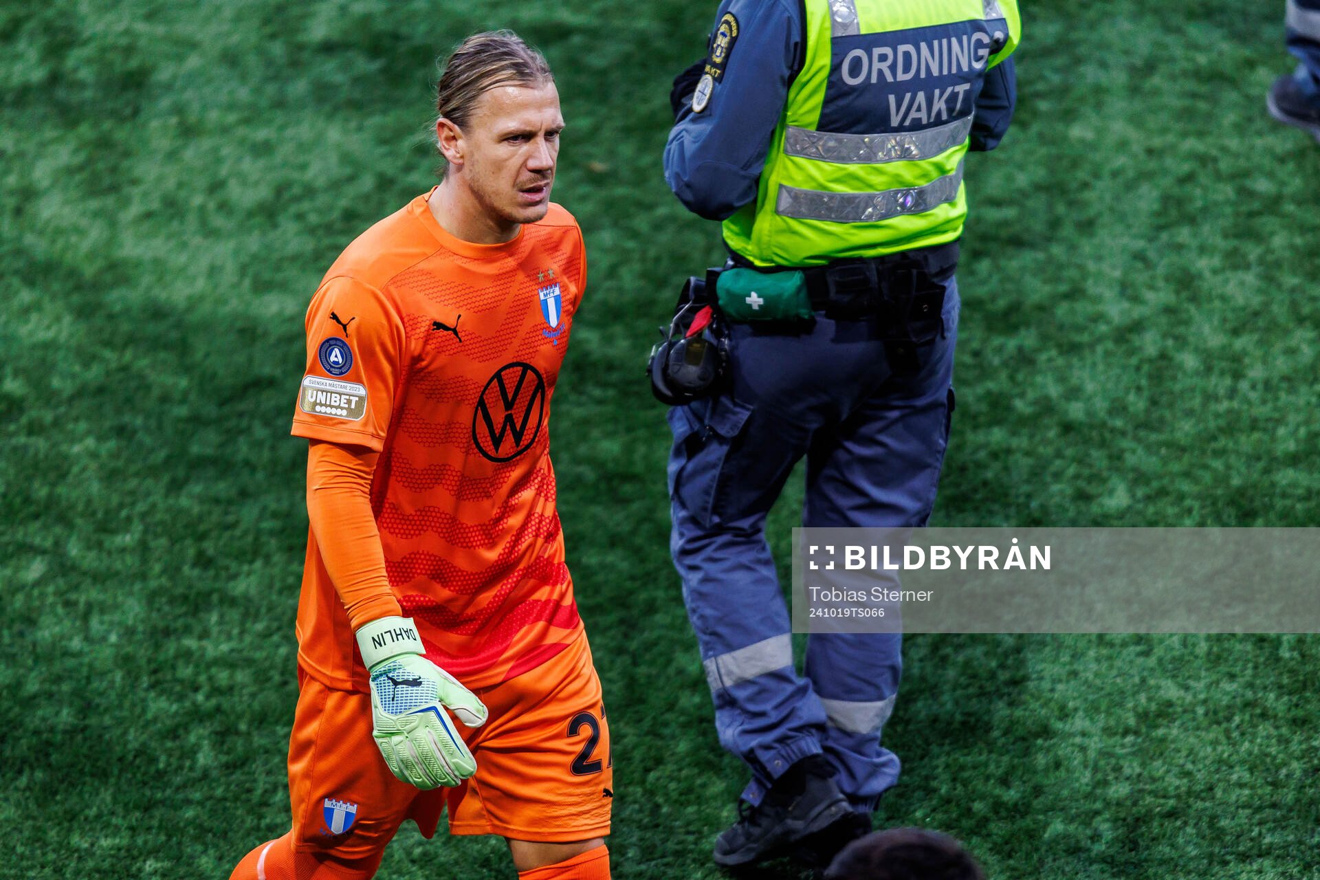 Malmö FFs målvakt Johan Dahlin deppar