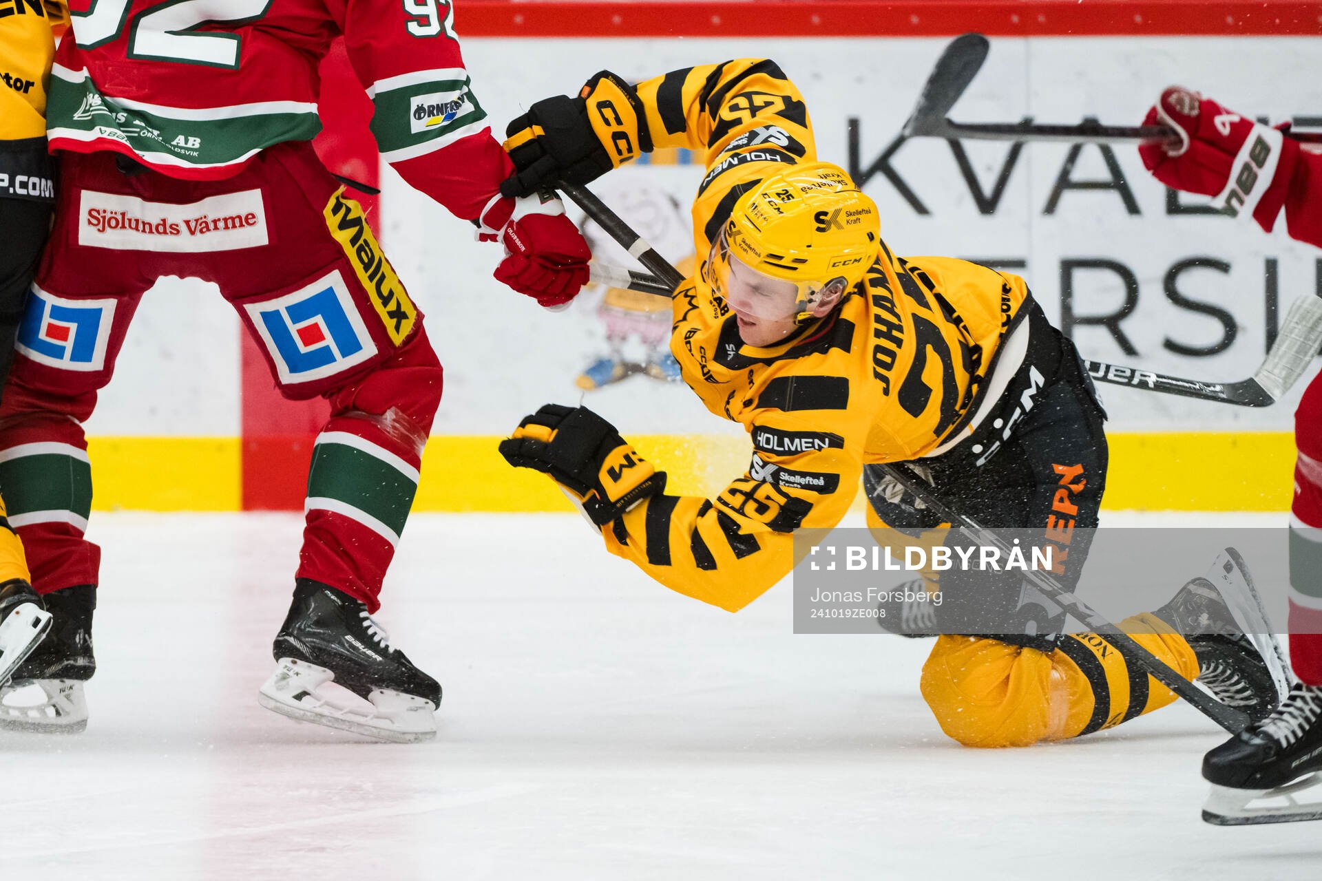 MoDos Jesper Olofsson och Skellefteås Pontus Johansson