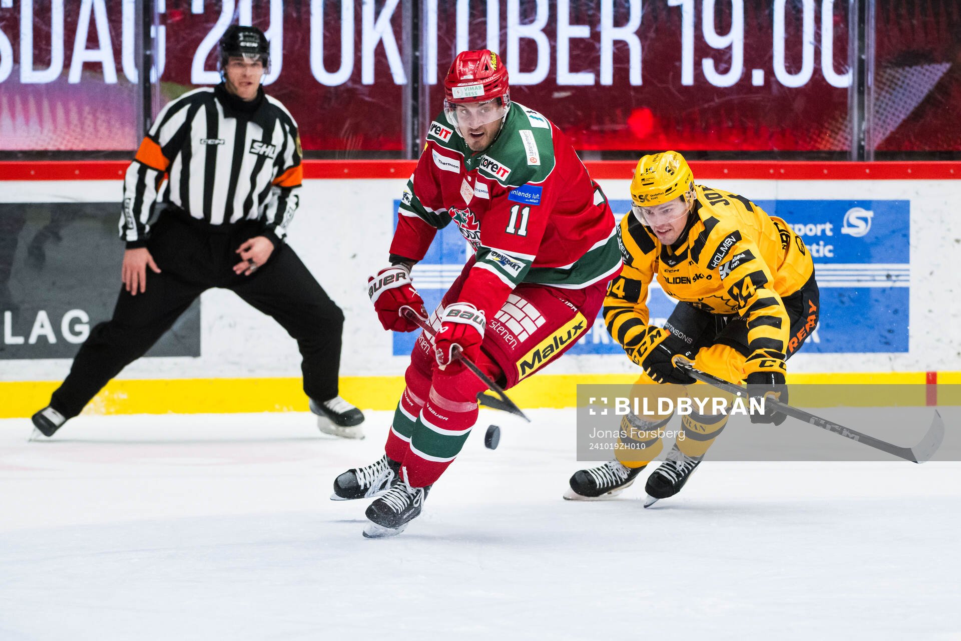MoDos Alexander True och Skellefteås Oscar Lindberg
