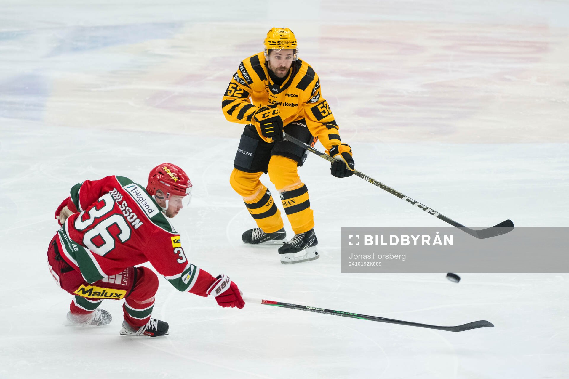 MoDos Sebastian Ohlsson och Skellefteås Arvid Lundberg