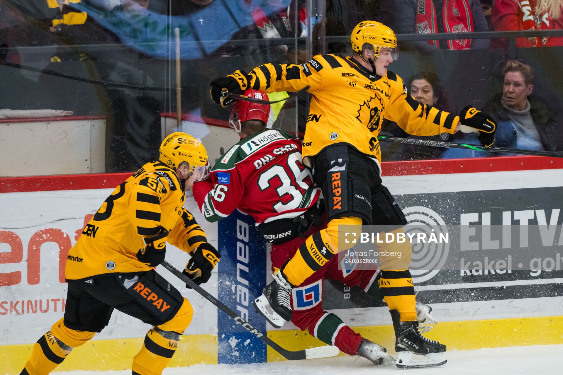 MoDos Sebastian Ohlsson och Skellefteås Rasmus Bergqvist