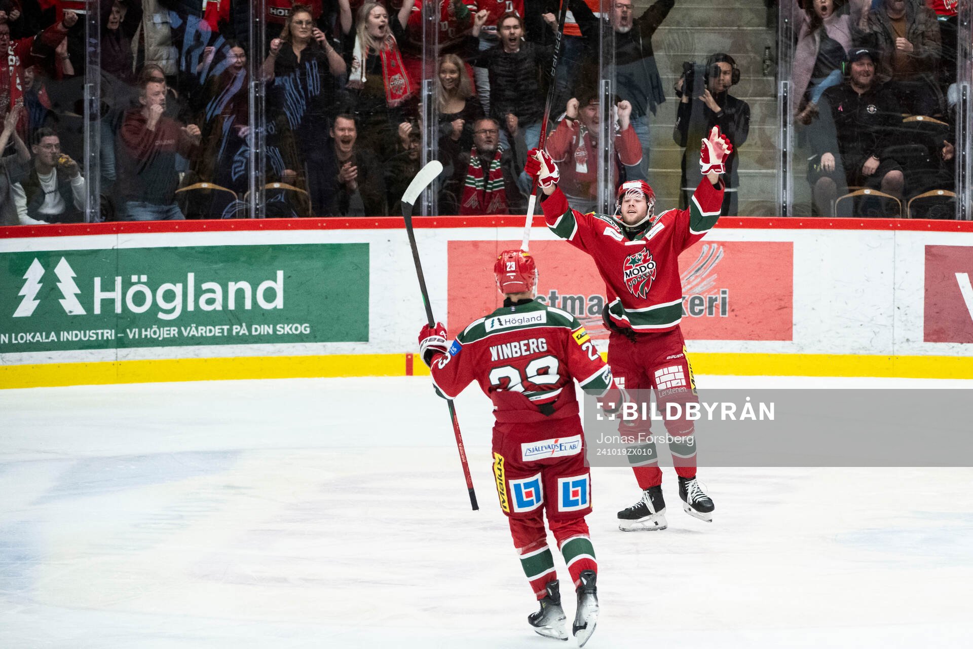 MoDos Oscar Pettersson jublar