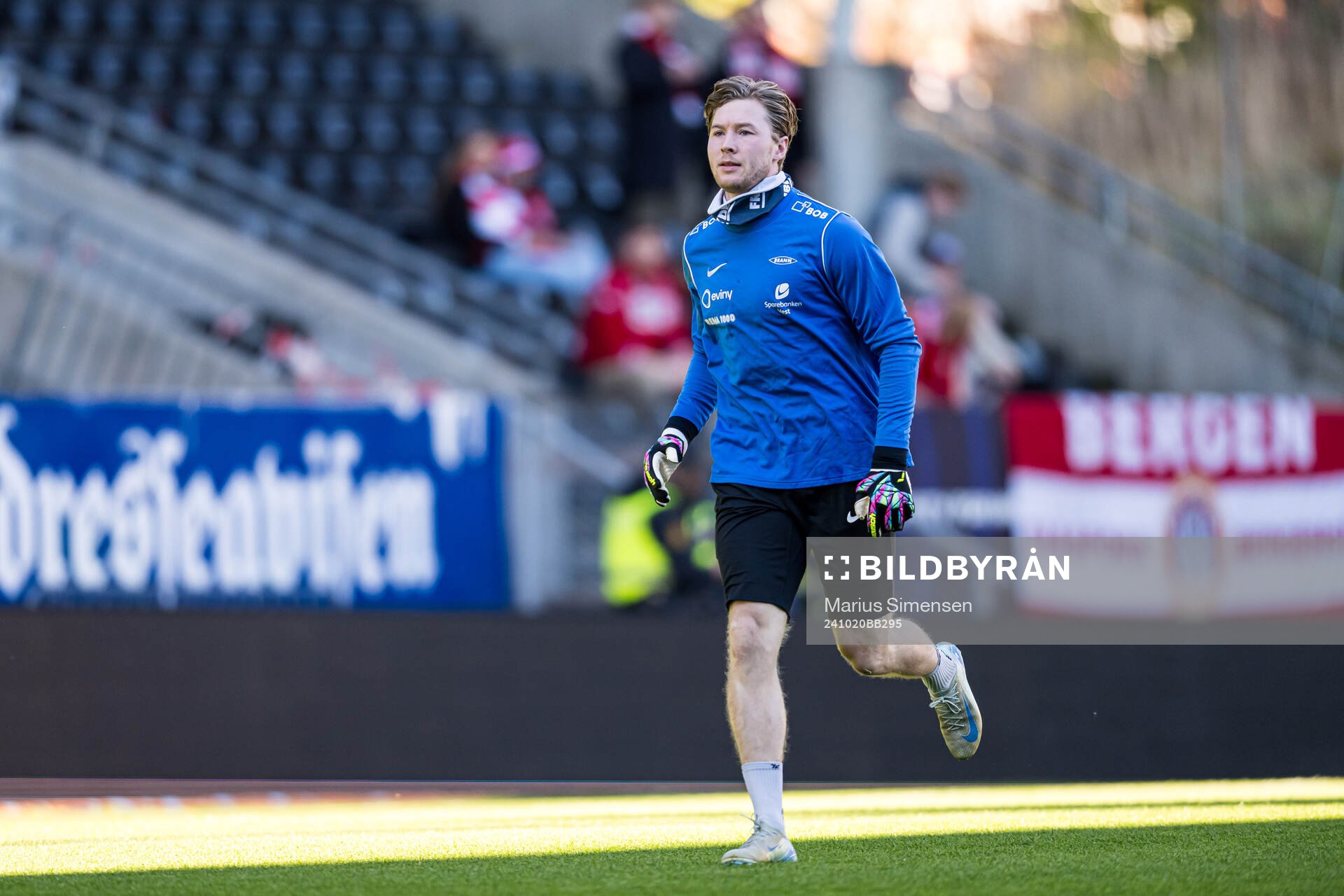 Mathias Dyngeland of Brann warms up