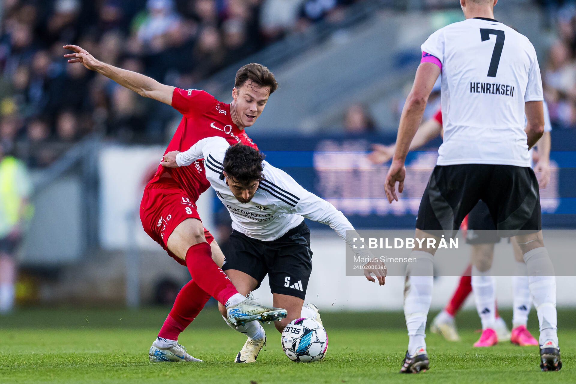 Felix Horn Myhre of Brann and Moustafa Zeidan of Rosenborg