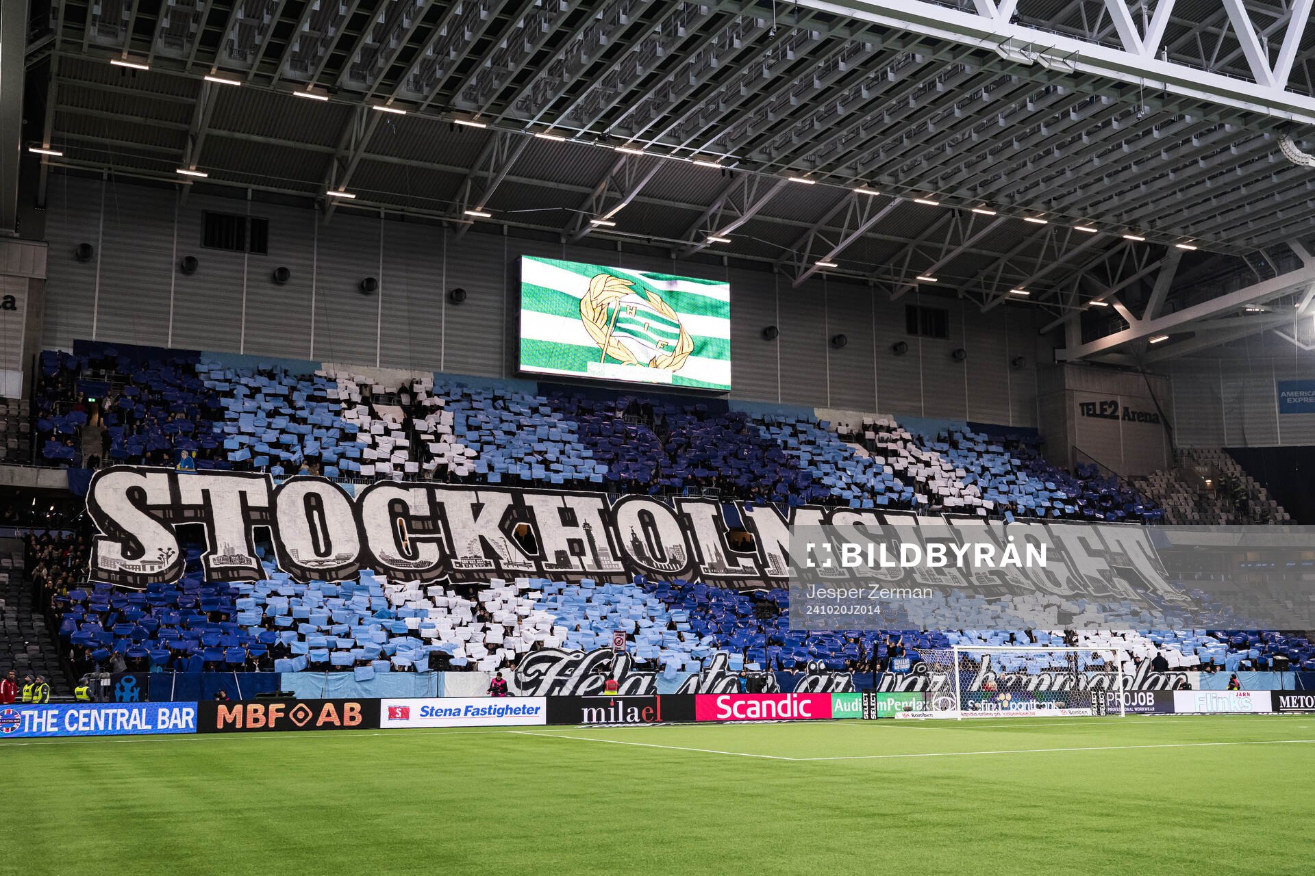 Djurgårdens supportrar med tifo