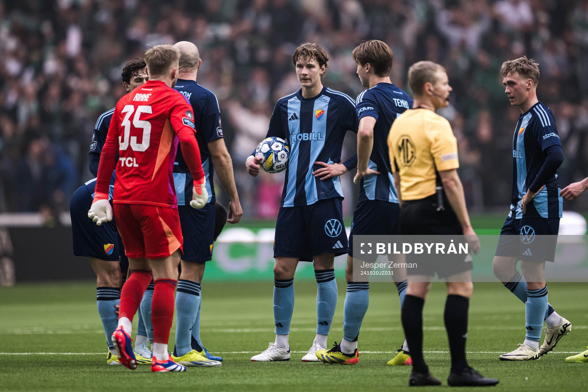 Djurgårdens August Priske Flyger och lagkamrater deppar