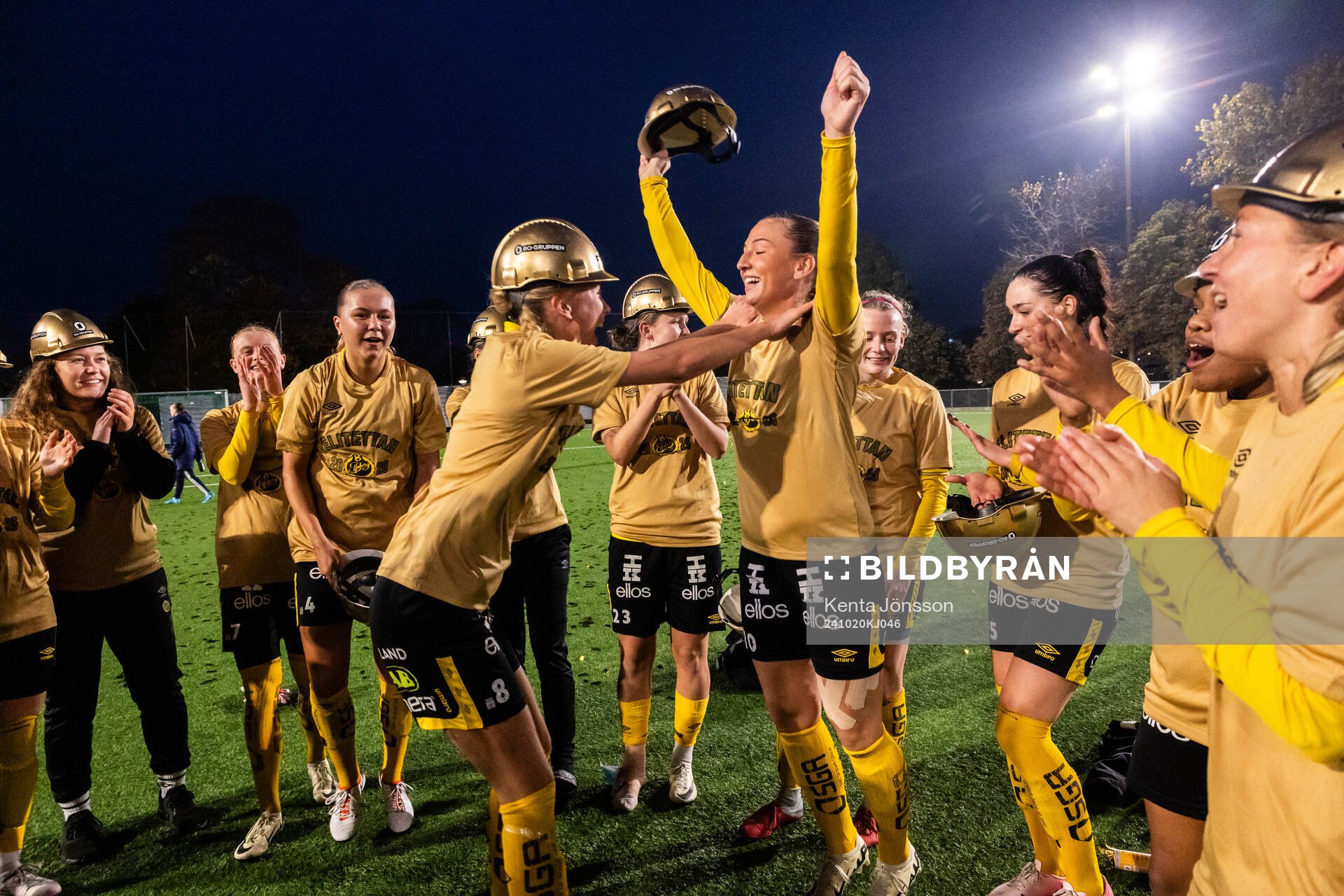 Elfsborgs Linn Sångberg och Stina Jensen jublar