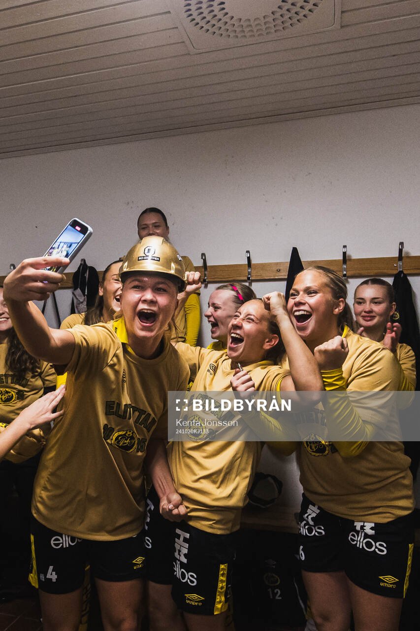 Elfsborgs Alice Broman jublar med lagkamrater