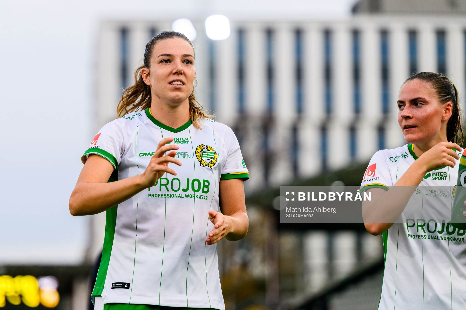 Hammarbys Emma Westin jublar efter fotbollsmatchen i Damallsvenskan mellan Rosengård och Hammarby den 20 oktober 2024 i Malmö. 
