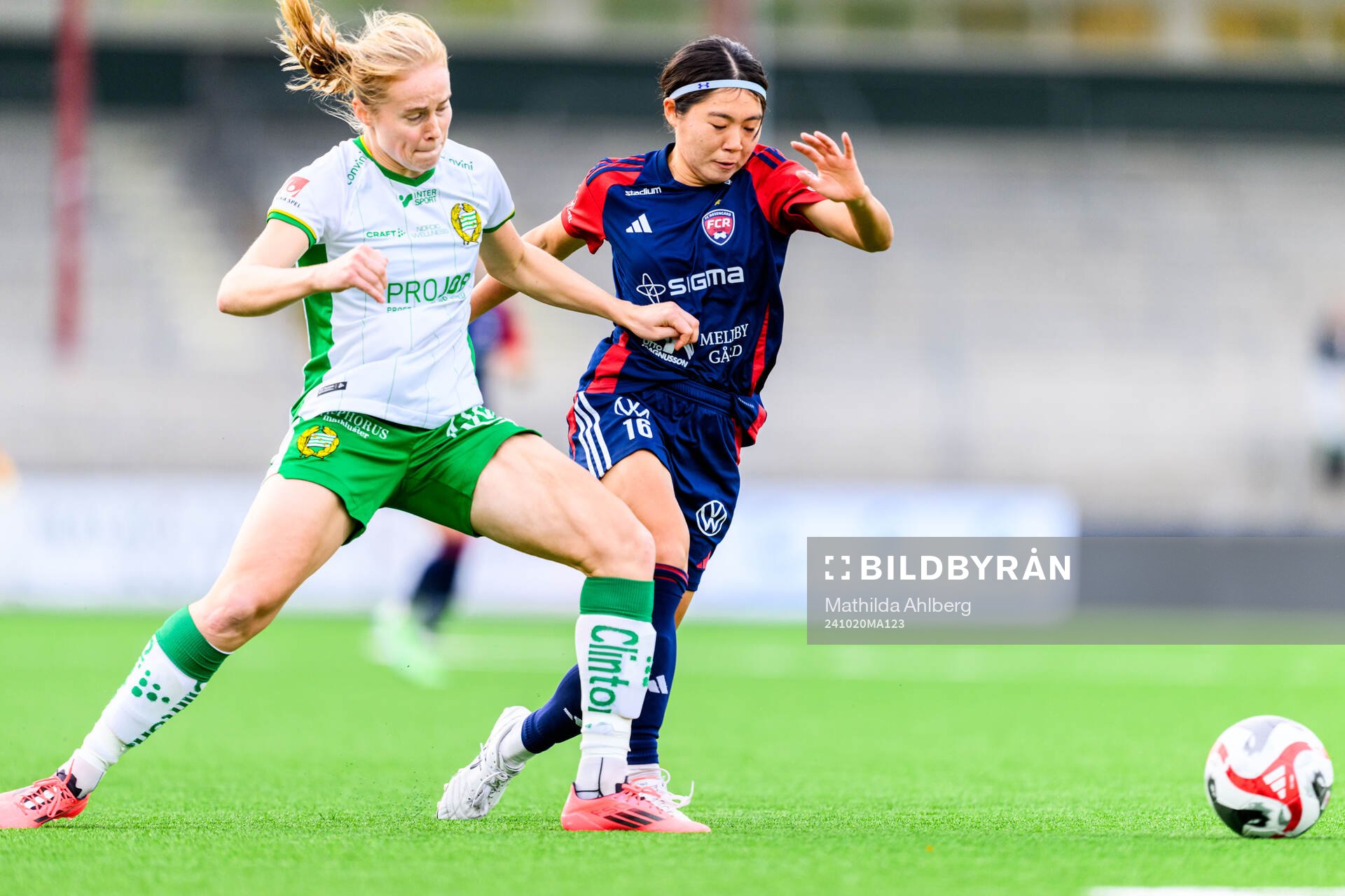 Hammarbys Julie Blakstad och Rosengårds Mai Kadowaki