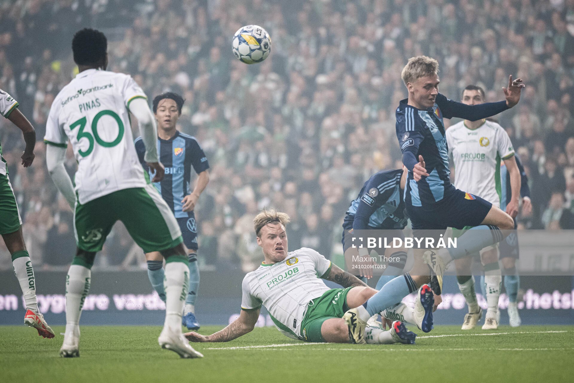 Hammarbys Victor Eriksson och Djurgårdens Santeri Haarala