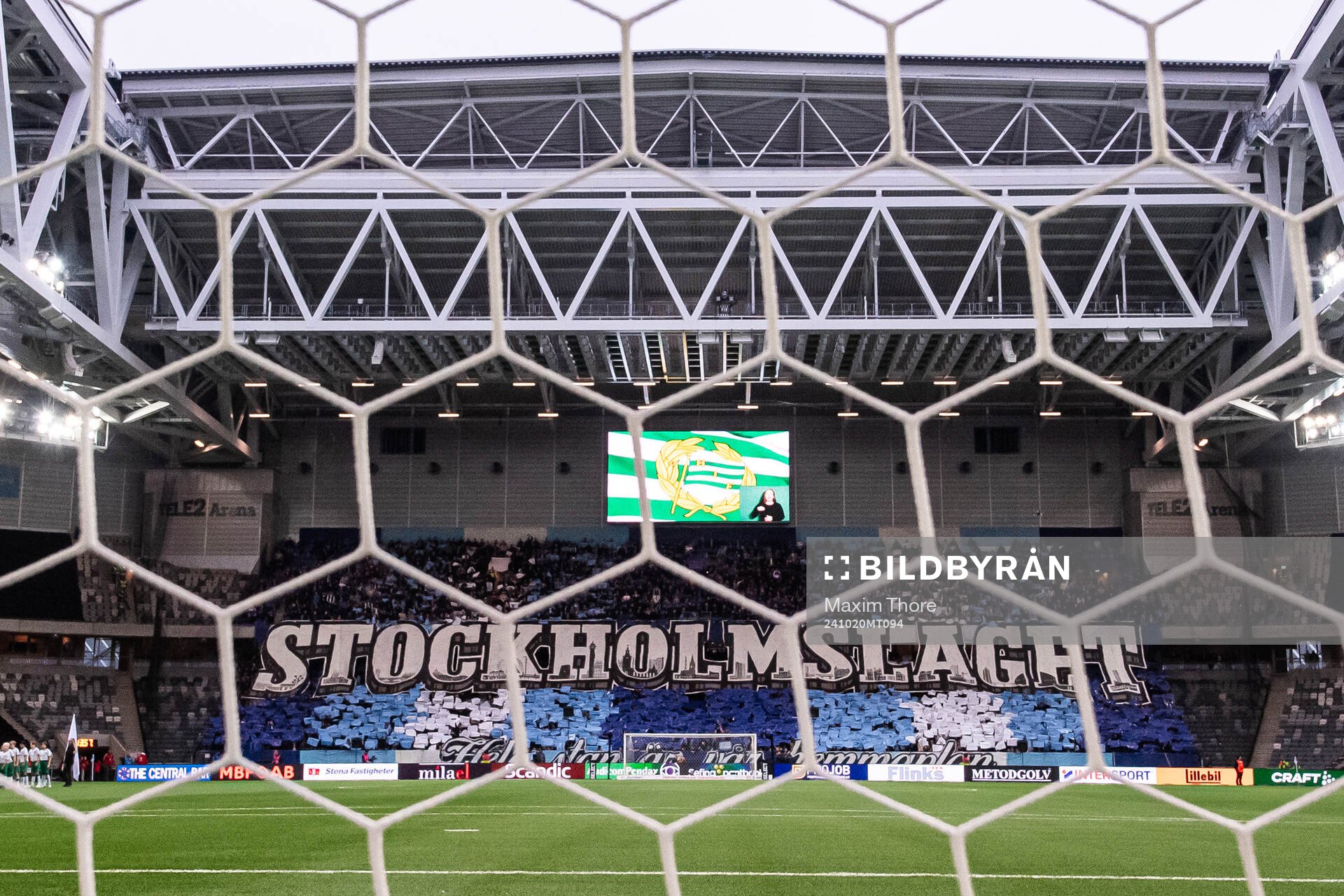 Djurgårdens supportar med ett tifo