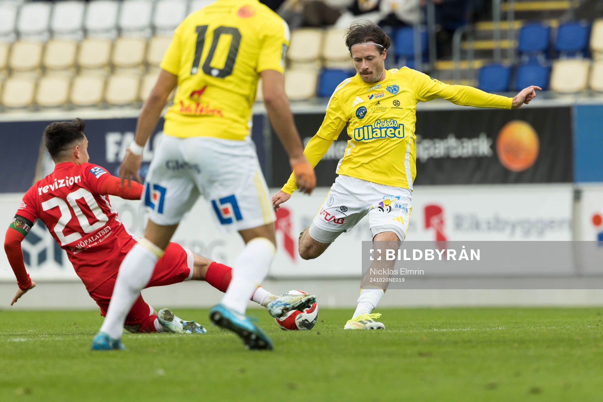 Falkenbergs Rasmus Andersson under fotbollsmatchen i Ettan södra mellan Falkenberg och Ariana FC den 20 oktober 2024 i Falkenberg.