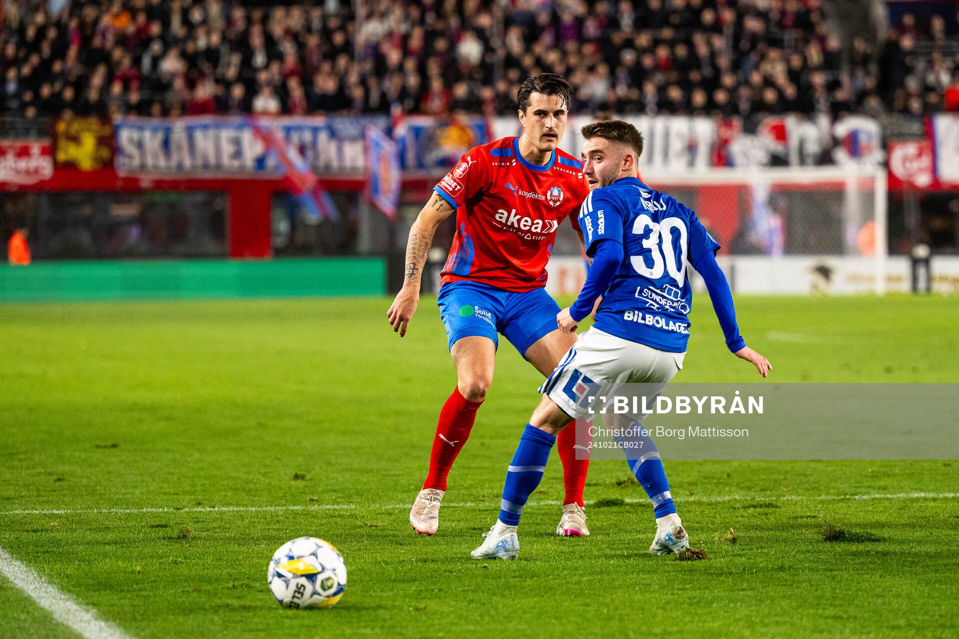 Helsingborgs Jon Birkfeldt och GIF Sundsvalls Anton Kralj under fotbollsmatchen i Superettan mellan Helsingborg och GIF Sundsvall den 21 oktober 2024 i Helsingborg. 