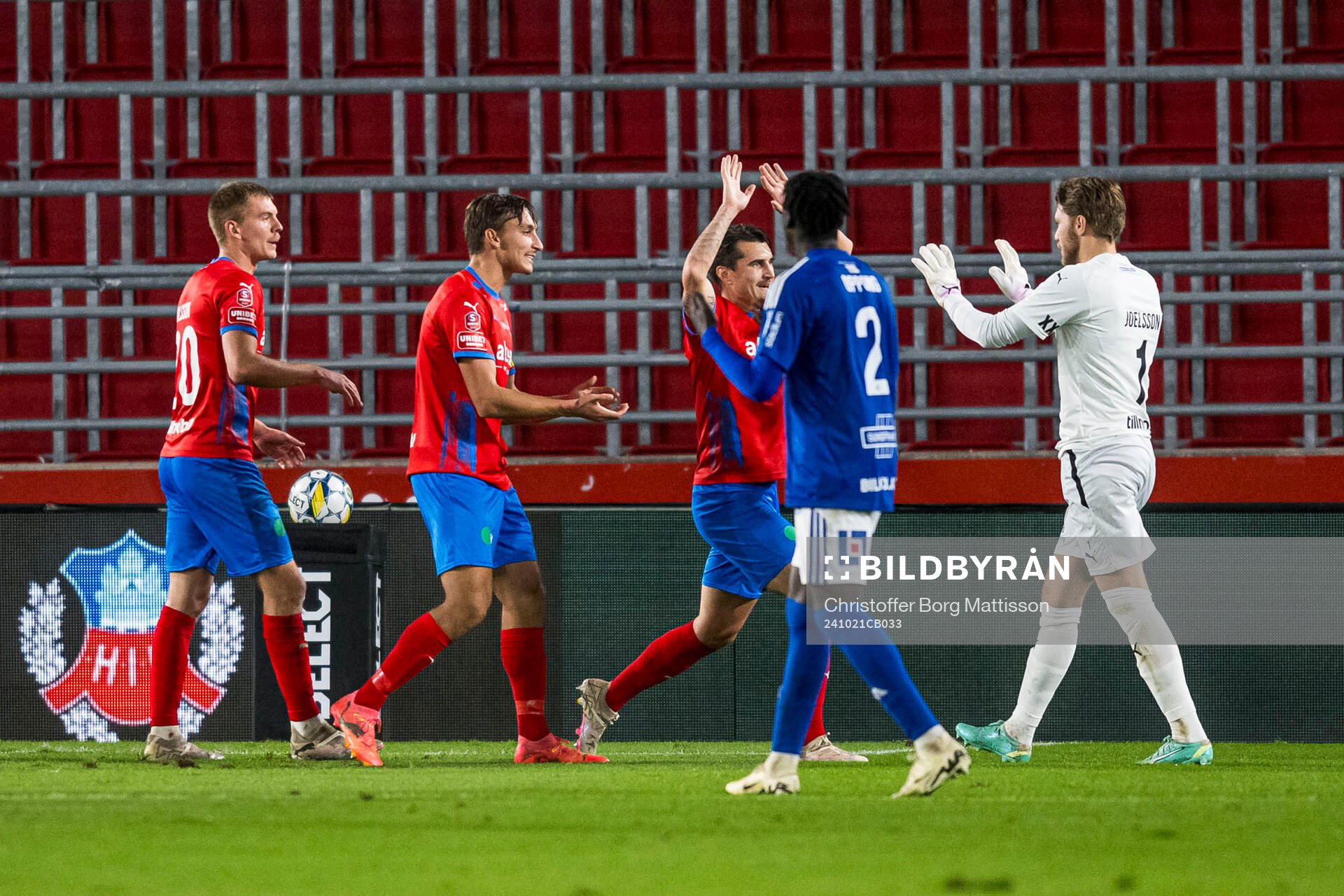 Helsingborgs Dennis Olsson, Wilhelm Nilsson, Jon Birkfeldt och Kalle Joelsson jublar under fotbollsmatchen i Superettan mellan Helsingborg och GIF Sundsvall den 21 oktober 2024 i Helsingborg.