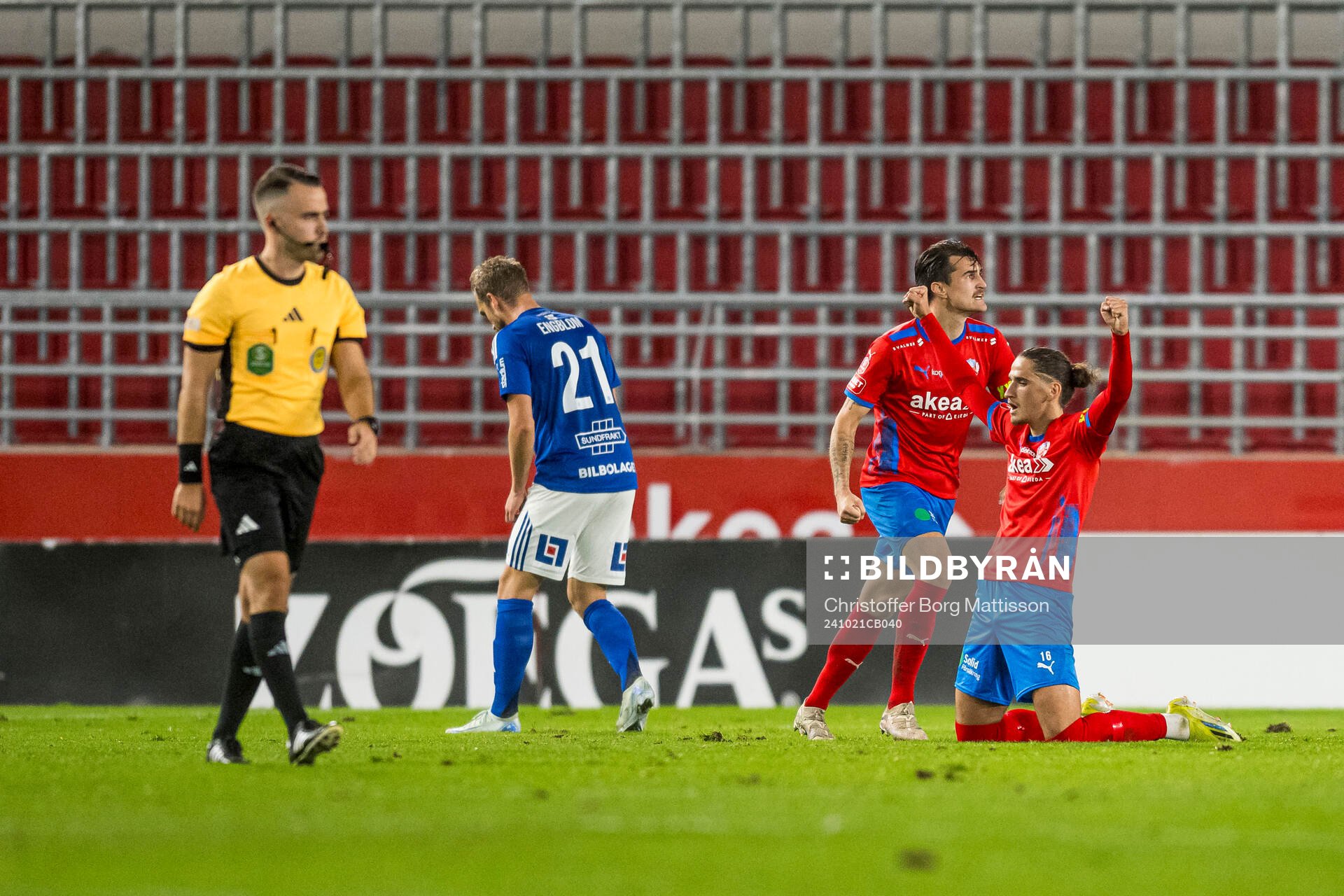 Helsingborgs Jon Birkfeldt och Ervin Gigovic jublar