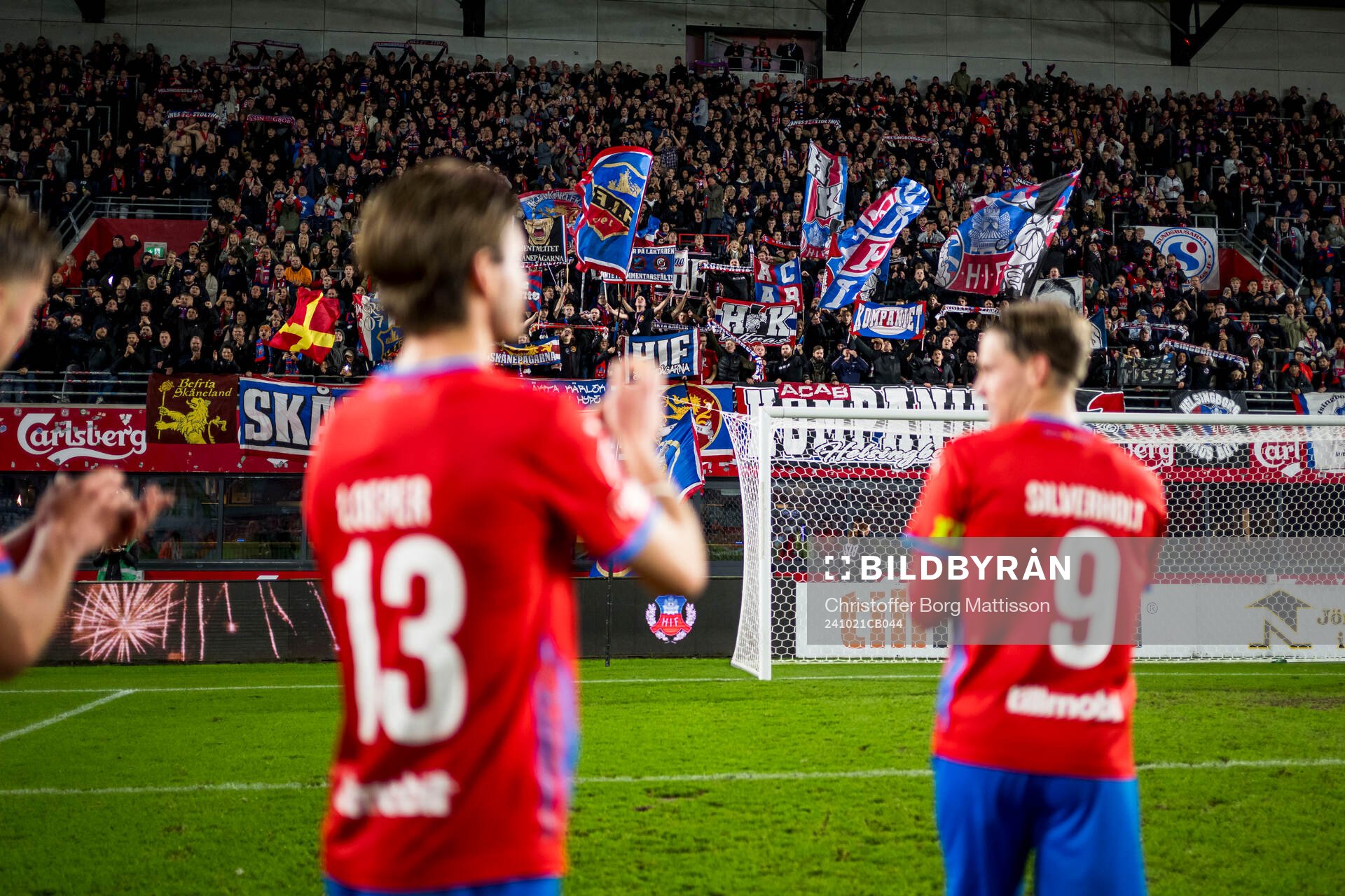 Helsingborgs spelare jublar med publiken