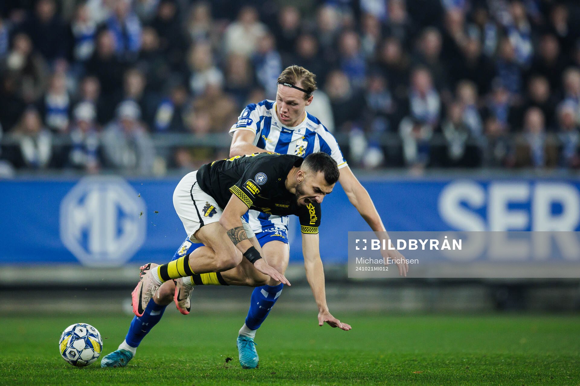 IFK Göteborgs Adam Carlén och AIKs Ioannis Pittas