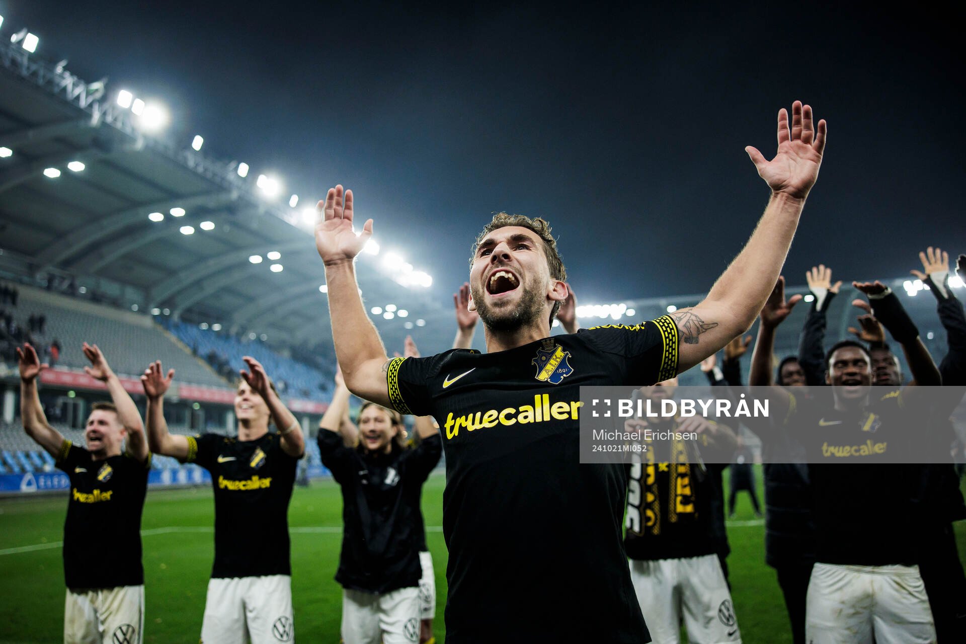 AIKs Benjamin Tiedemann Hansen jublar