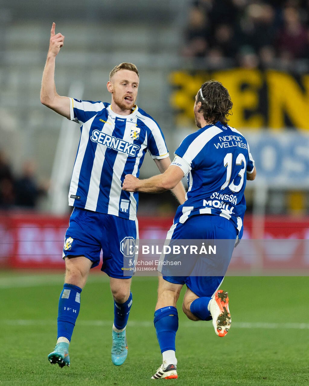 IFK Göteborgs Sebastian Ohlsson jublar ihop med Gustav