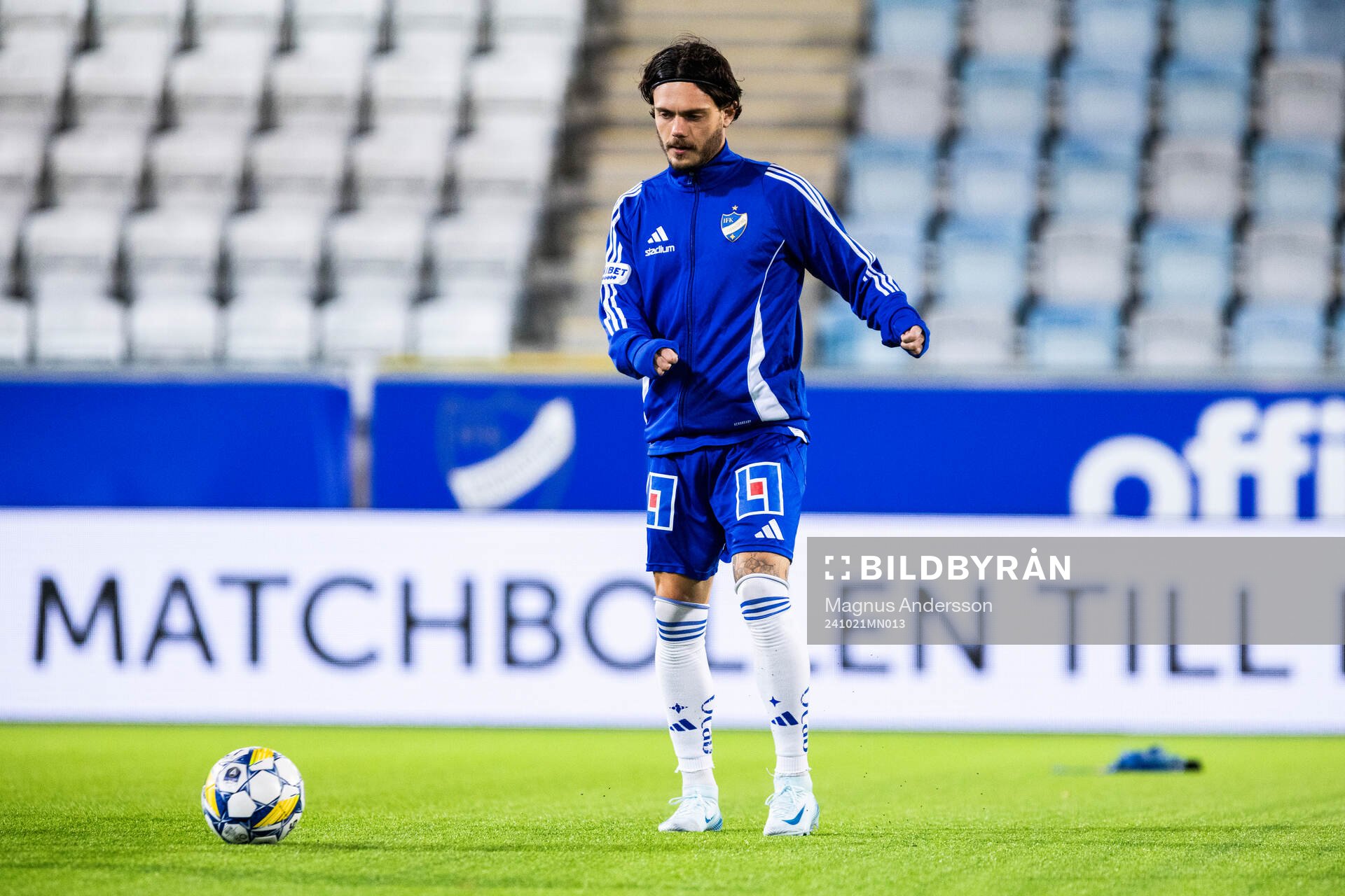 IFK Norrköpings David Moberg Karlsson på uppvärmningen