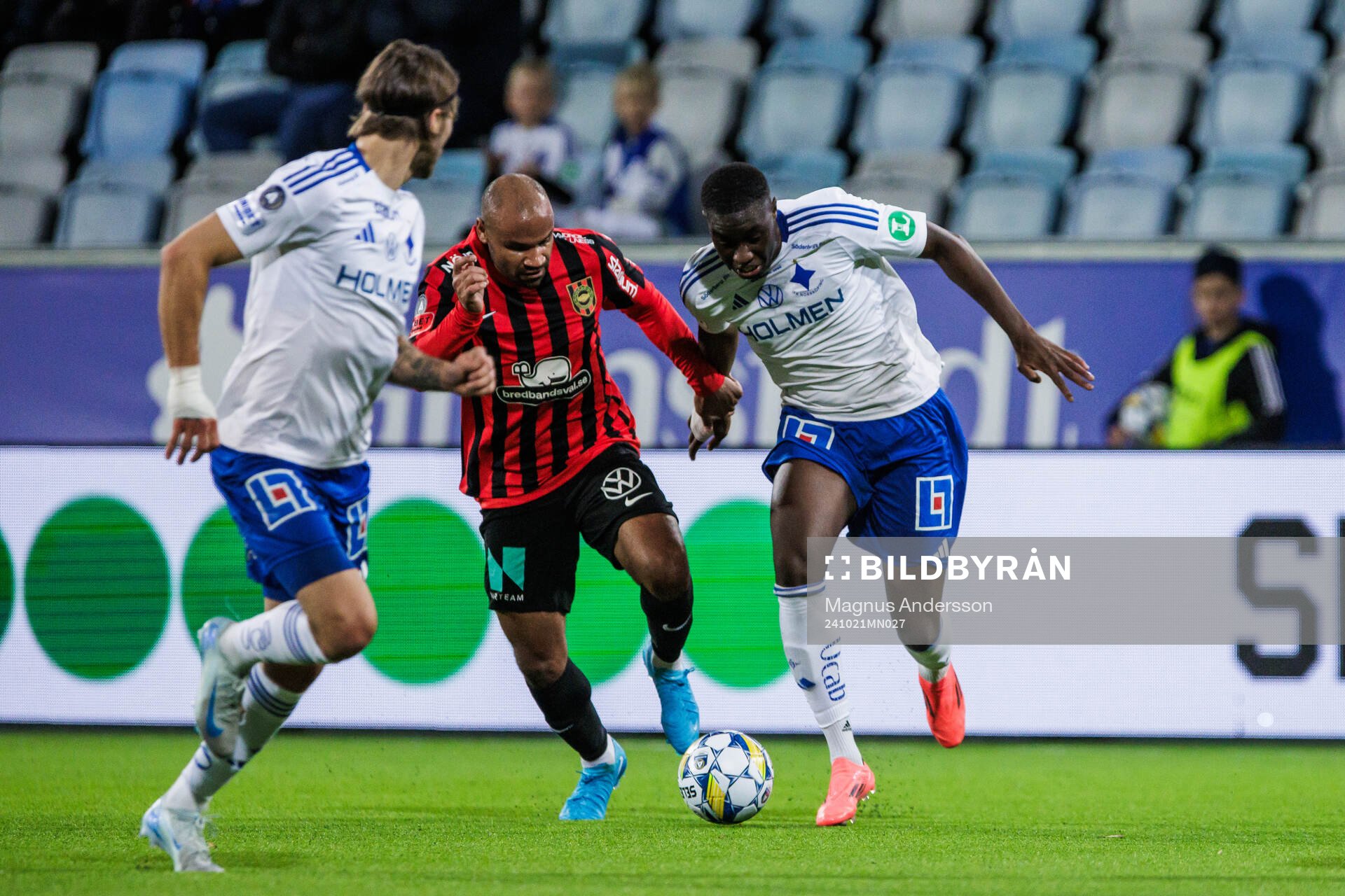 Brommapojkarnas Serge-Junior Martinsson Ngouali och IFK