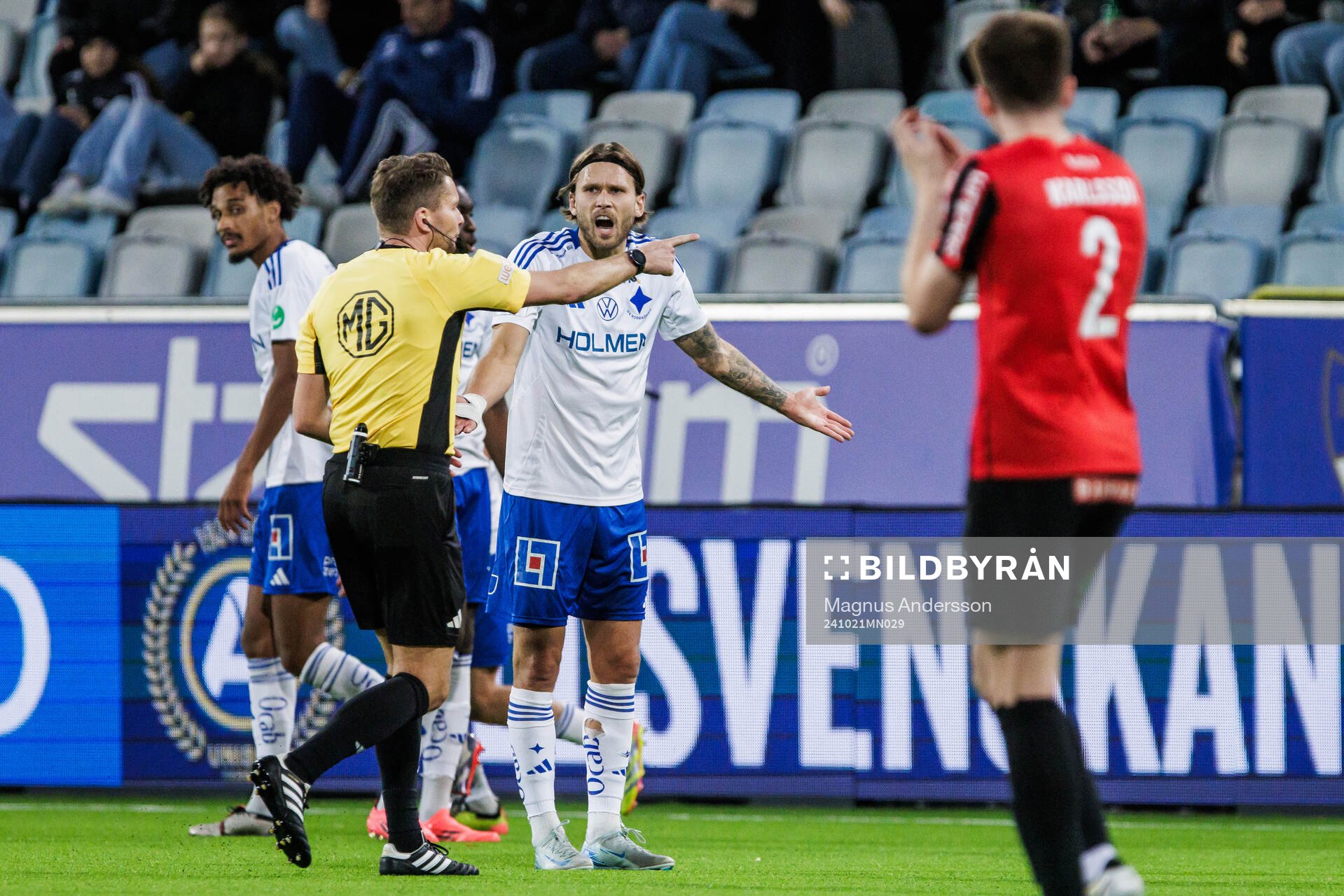 IFK Norrköpings Arnor Traustason reagerar