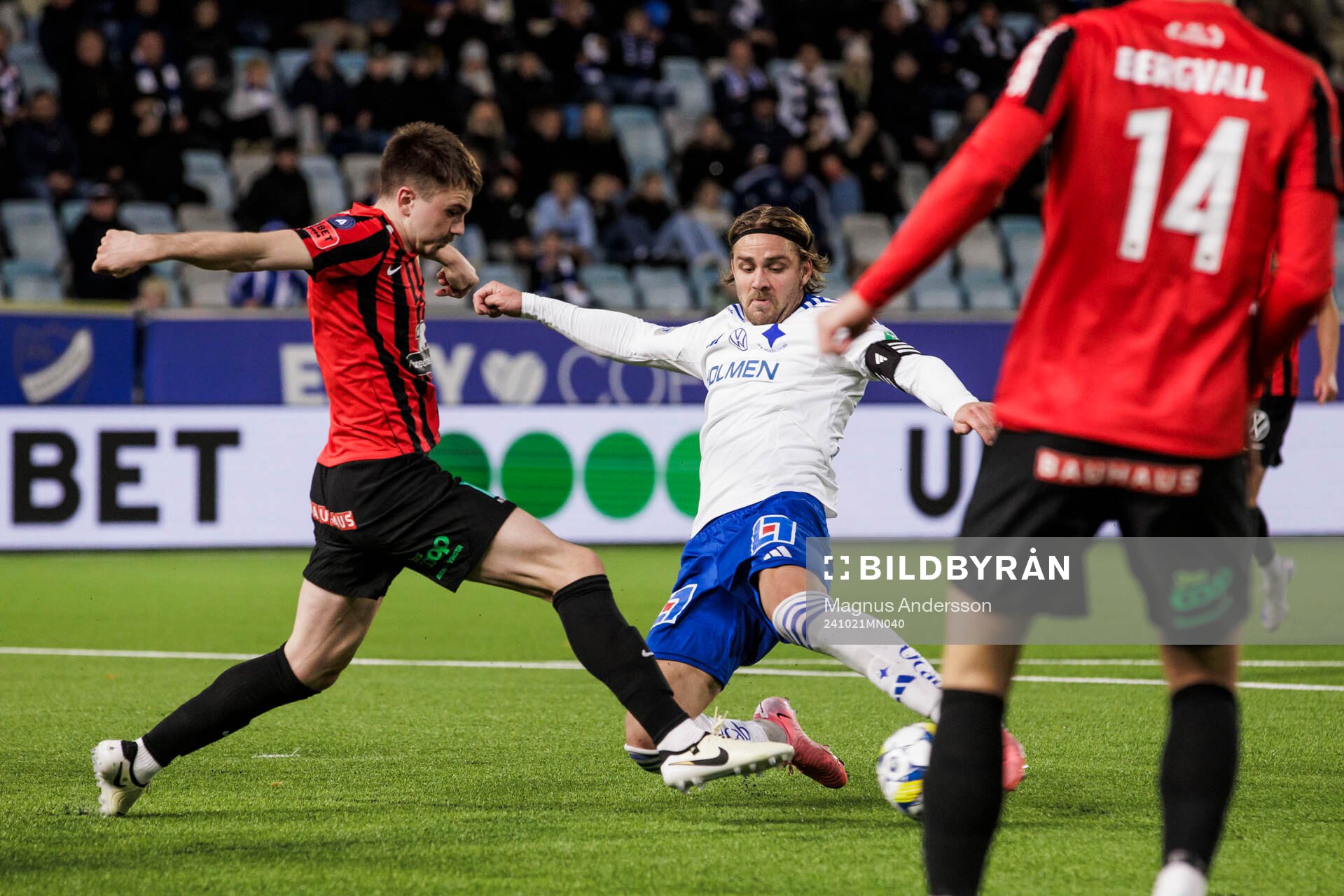 Brommapojkarnas Hlynur Freyr Karlsson och IFK Norrköpings