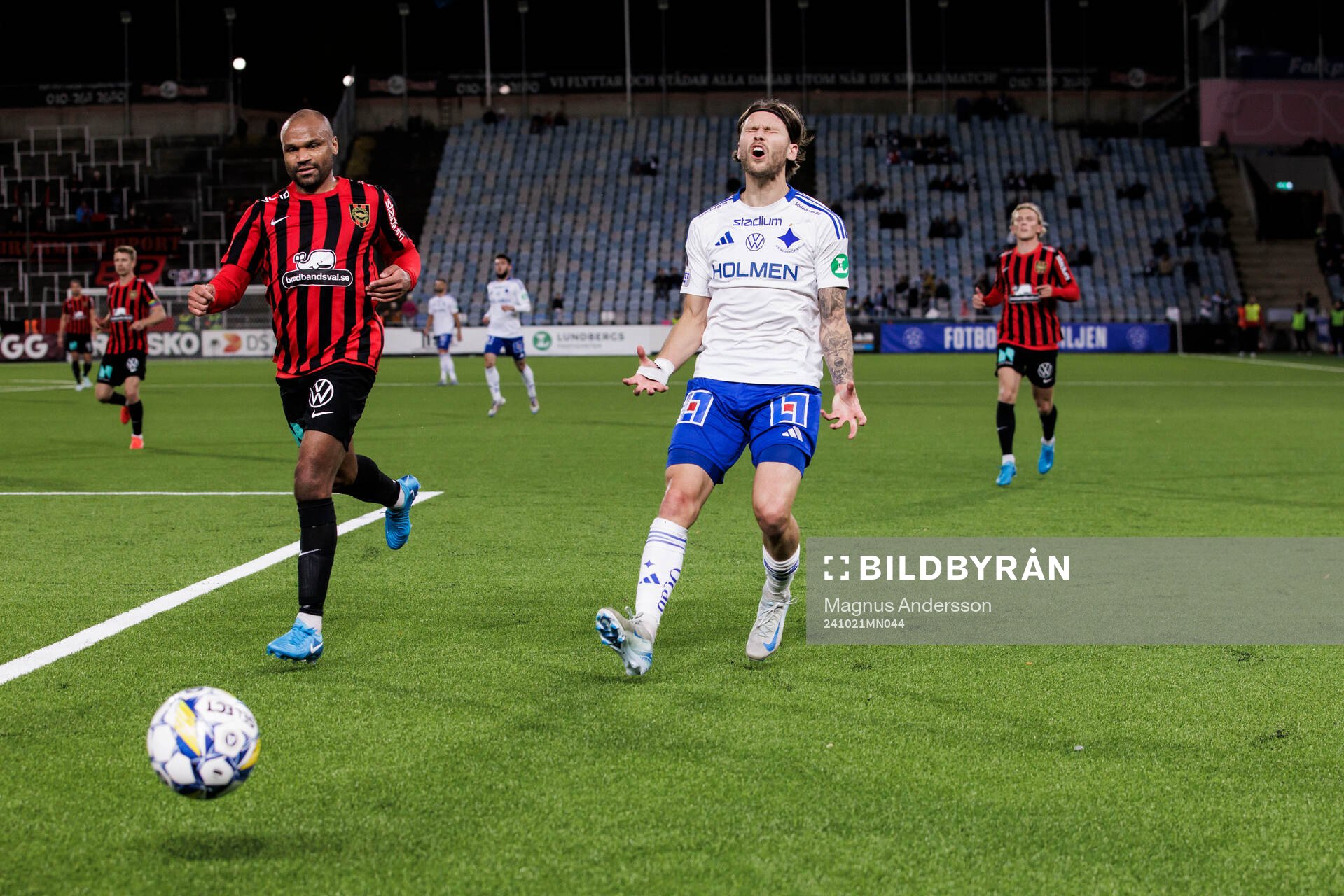 Brommapojkarnas Serge-Junior Martinsson Ngouali och IFK