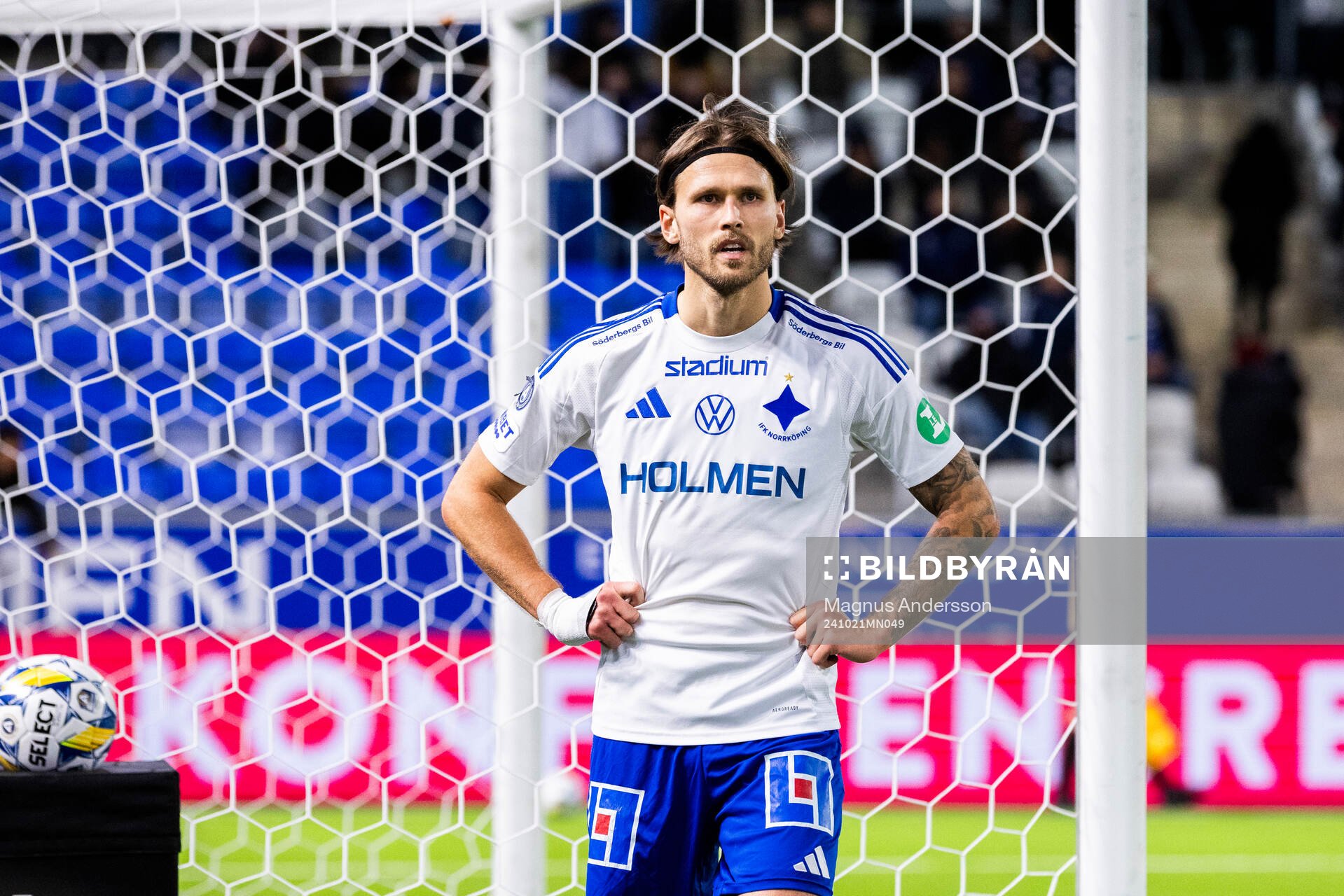 IFK Norrköpings Arnor Traustason deppar