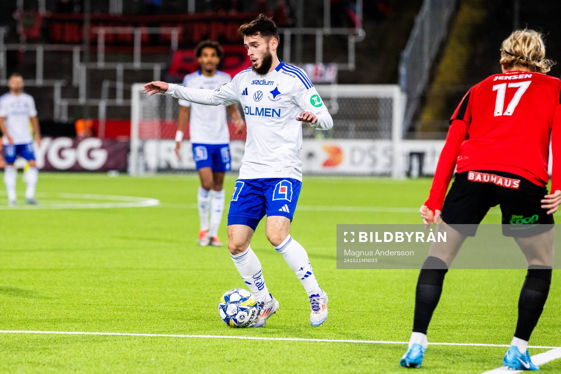 IFK Norrköpings Laorent Shabani under fotbollsmatchen i Allsvenskan mellan IFK Norrköping och Brommapojkarna den 21 oktober 2024 i Norrköping.