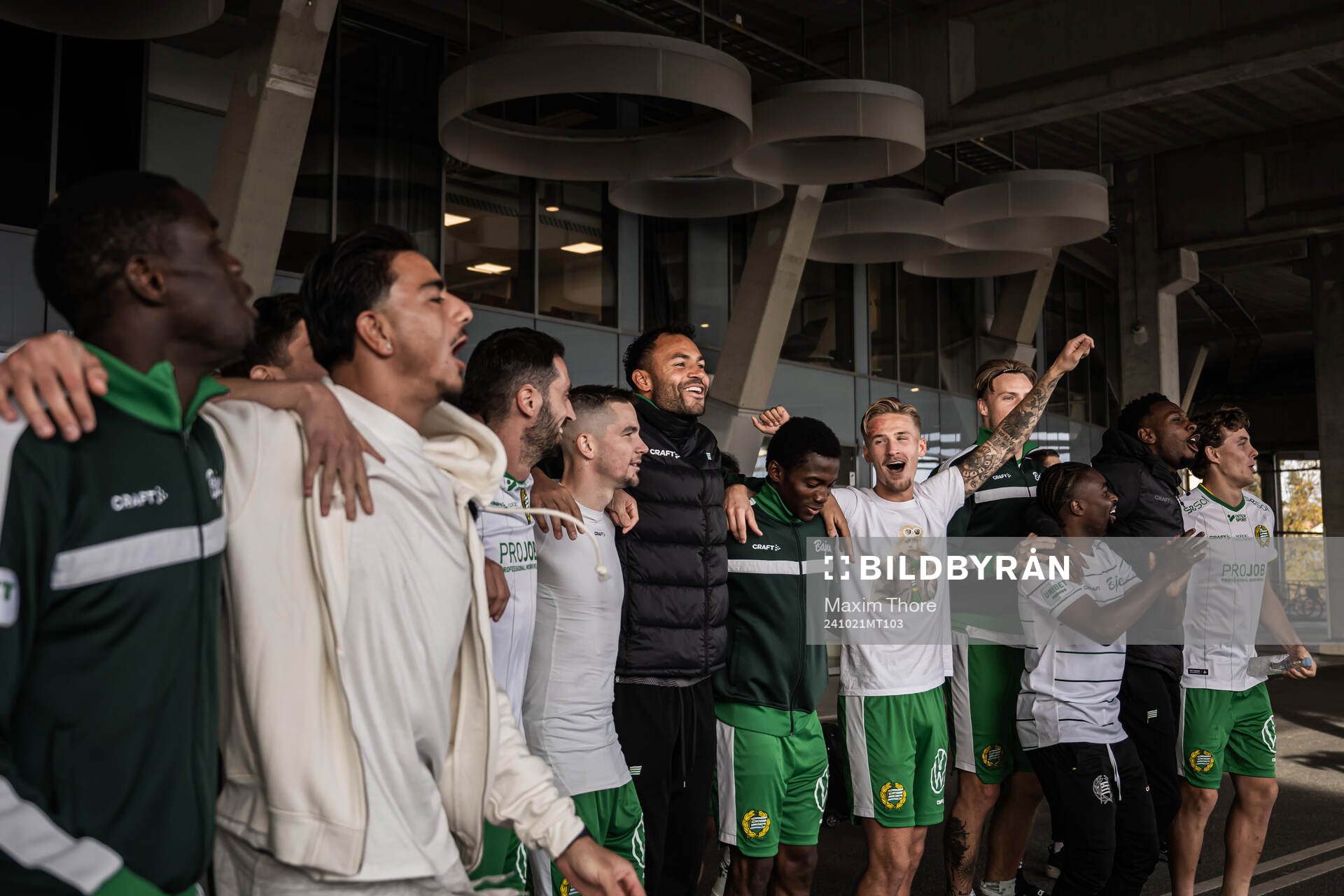 Hammarbys Fredrik Hammar jublar med lagkamrater