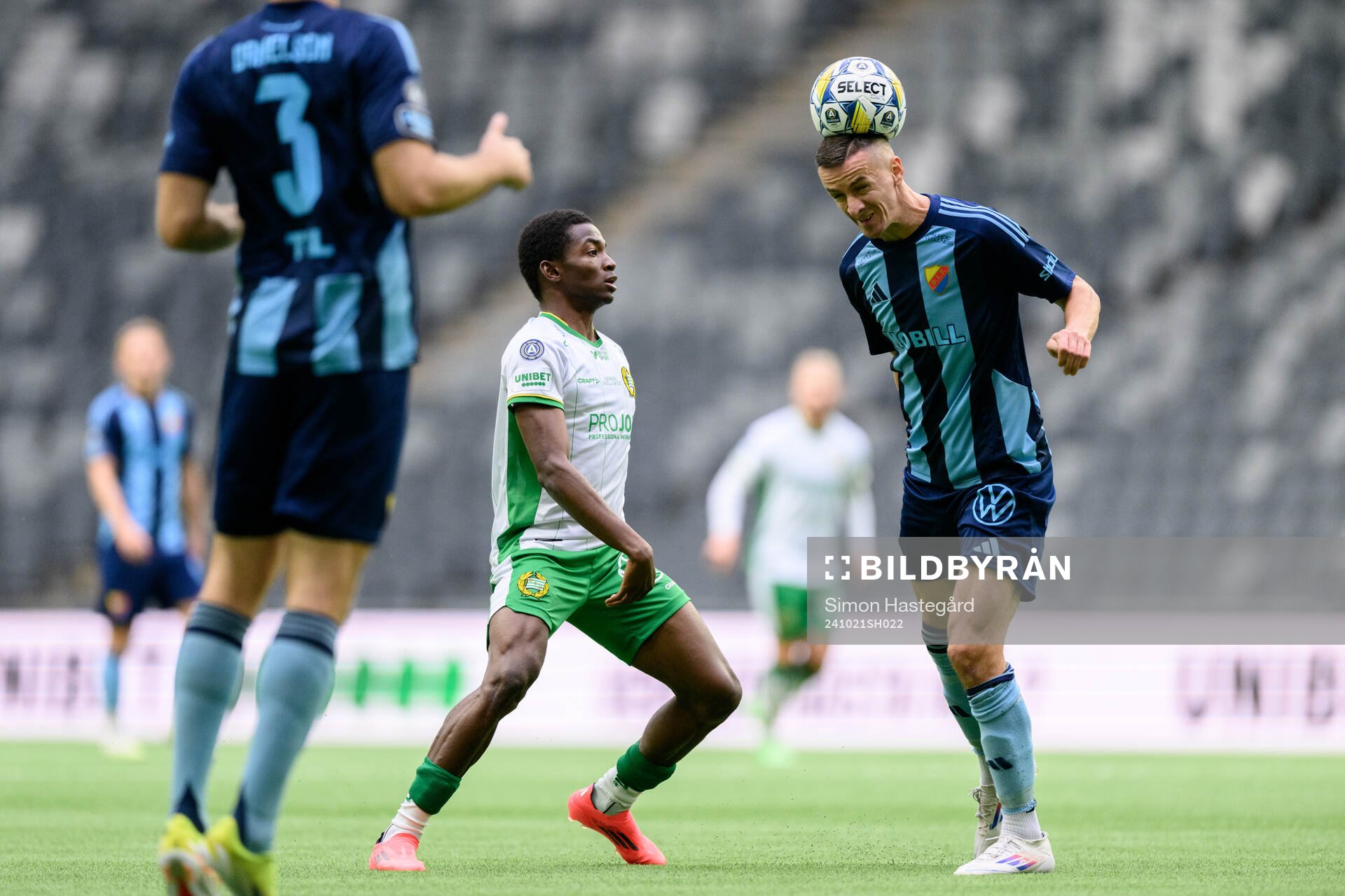 Hammarbys Bouzomana Toure och Djurgårdens Haris Radetinac