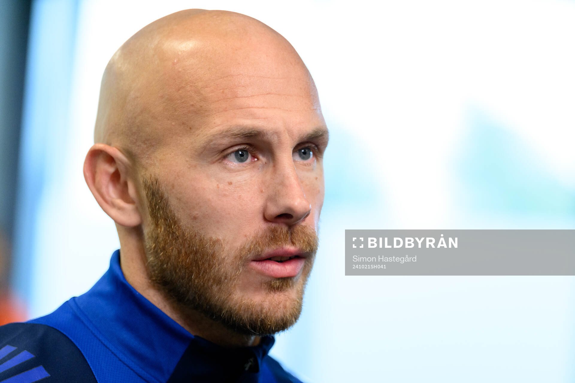 Djurgårdens Magnus Eriksson blir intervjuad